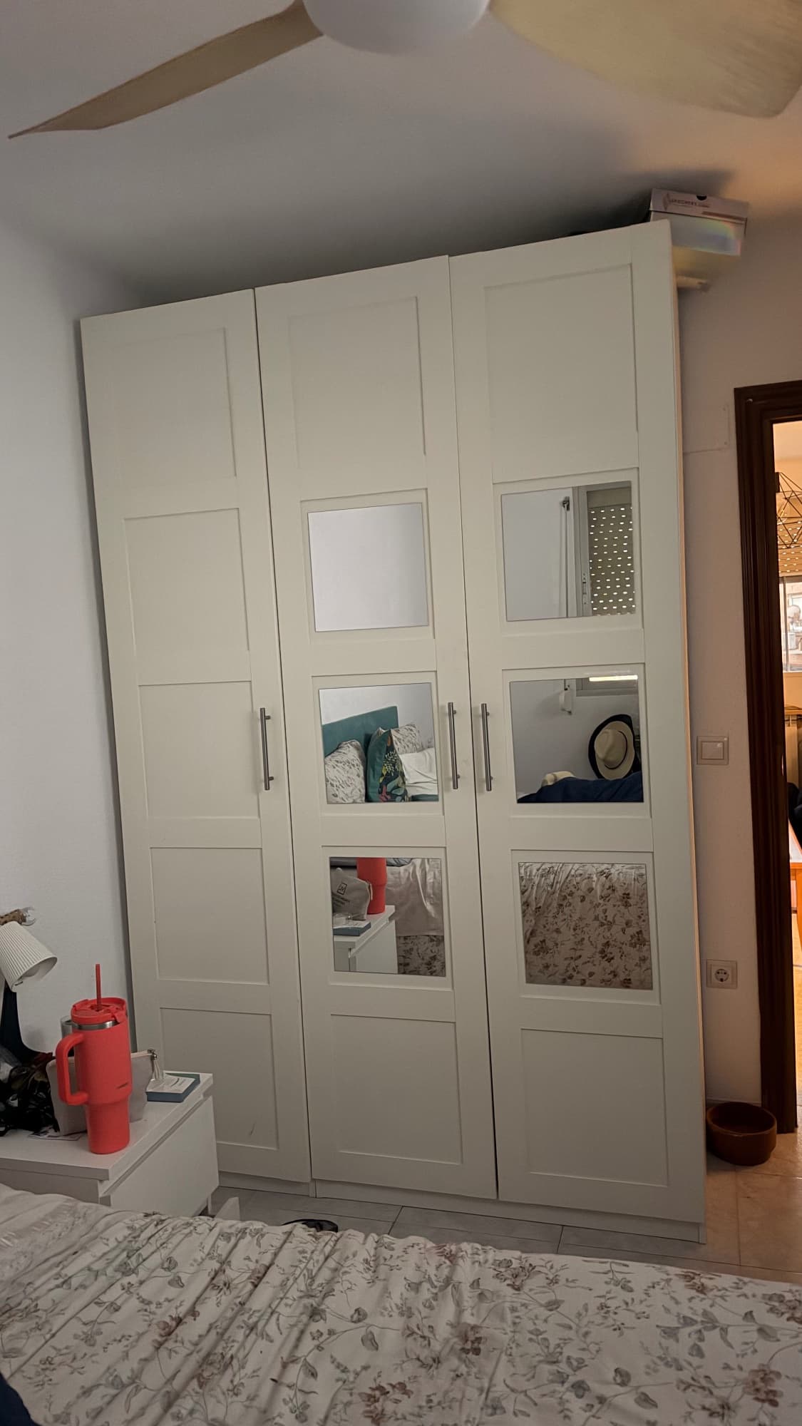 ARMARIO TRES PUERTAS combinación armario, branco espello/gris branco, 150x60x236 cm