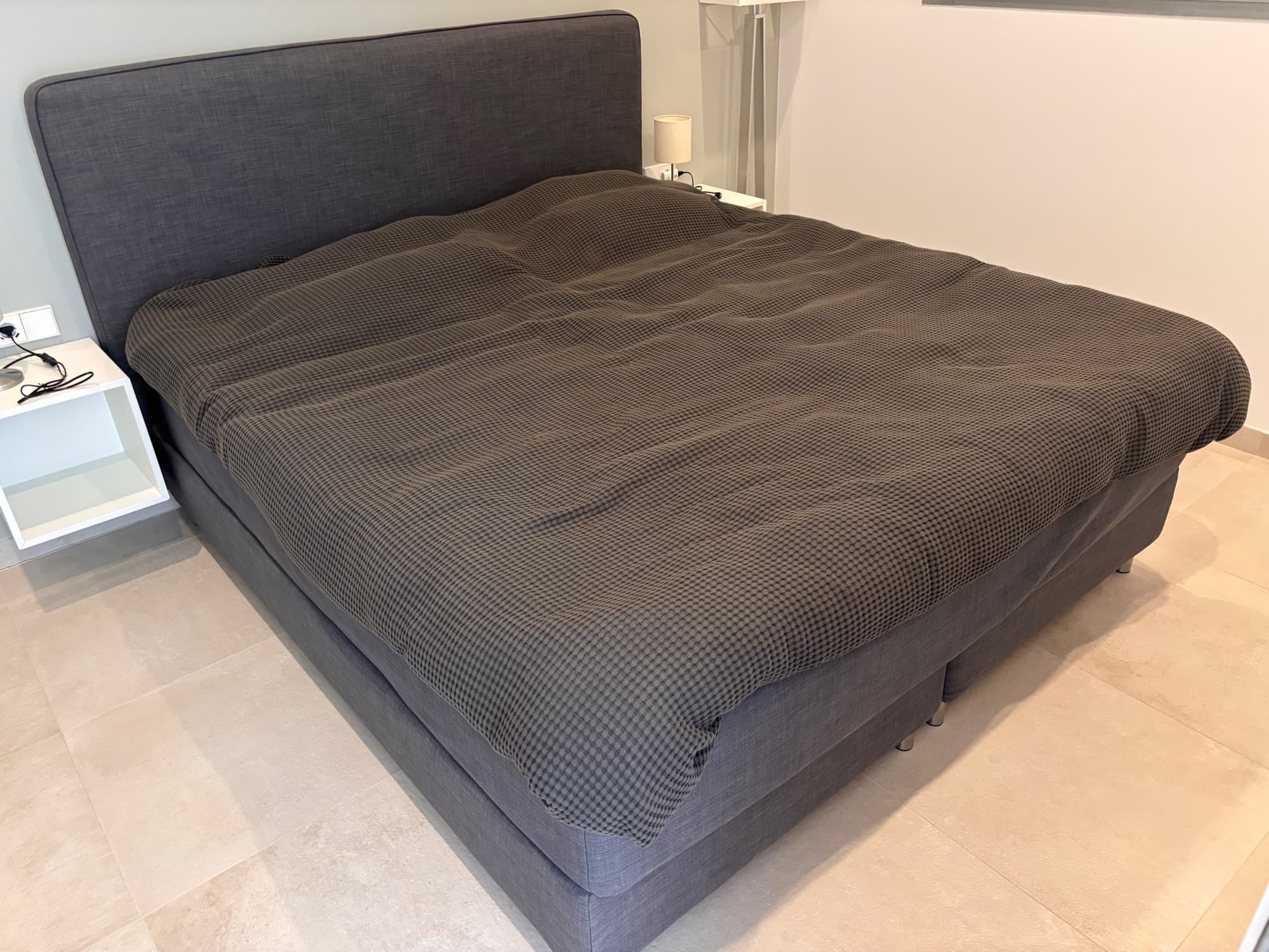 BOXSPRING BED 1,8X2M