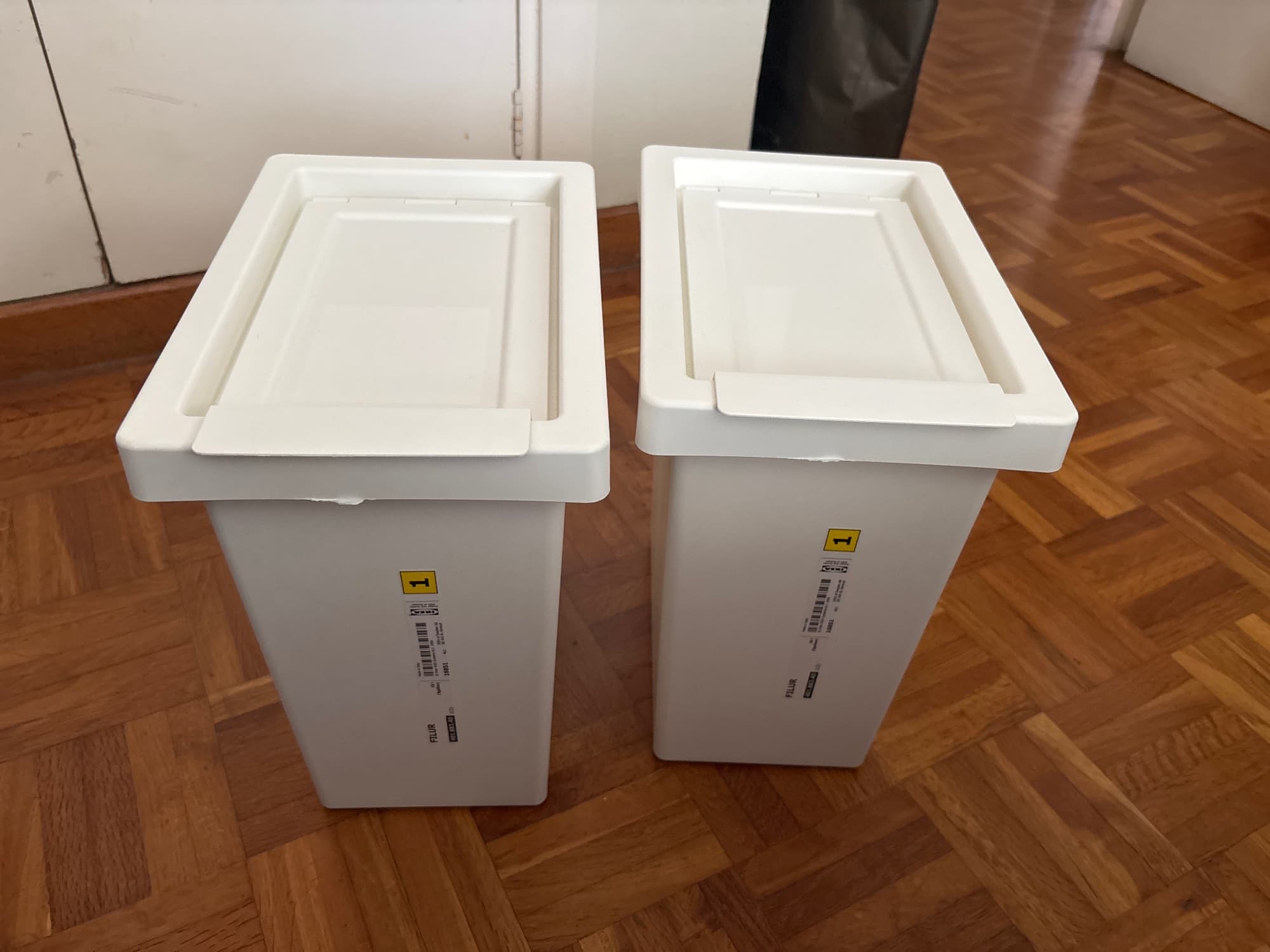 HÅLLBAR bin with lid, light grey, 22 l