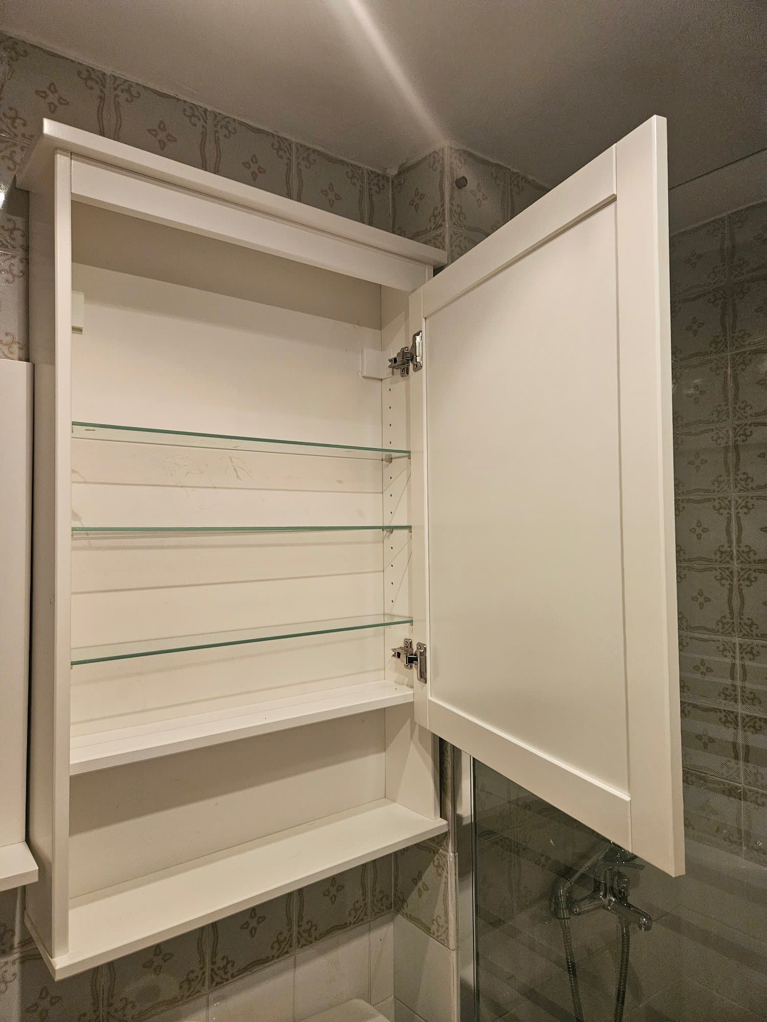 HEMNES mirror cabinet with 1 door, white, 63x16x98 cm