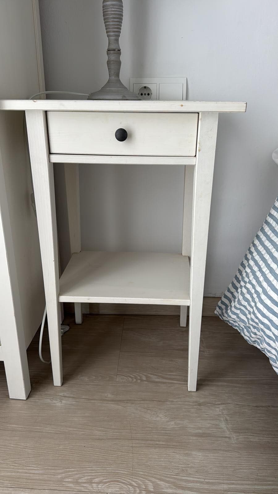 HEMNES tauleta de nit, blanc