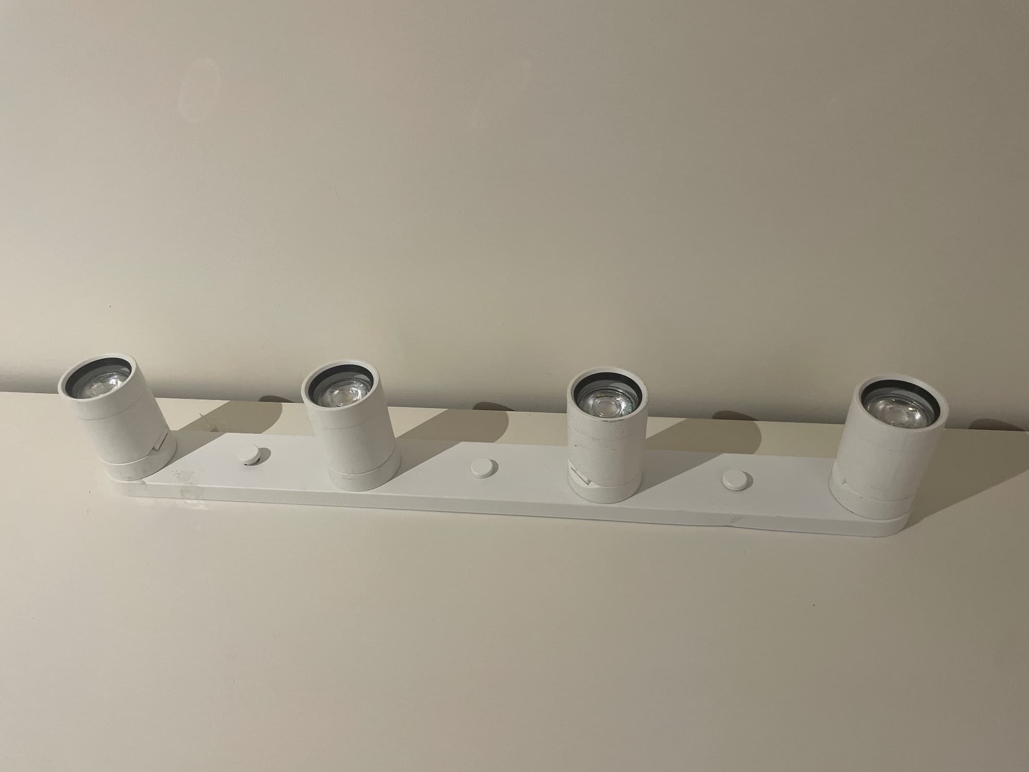 NYMÅNE focus de sostre amb 4 llums, blanc