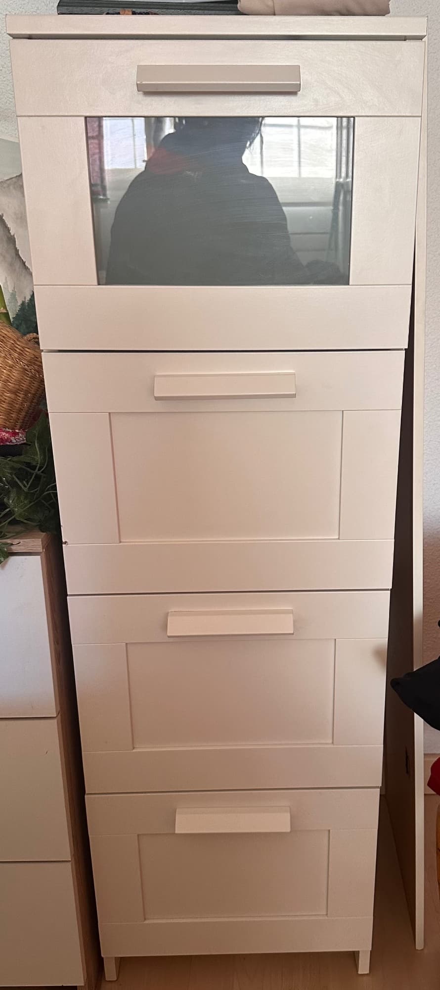 BRIMNES 4 tiraderadun komoda, zuria/beira esmerilatua, 39x124 cm