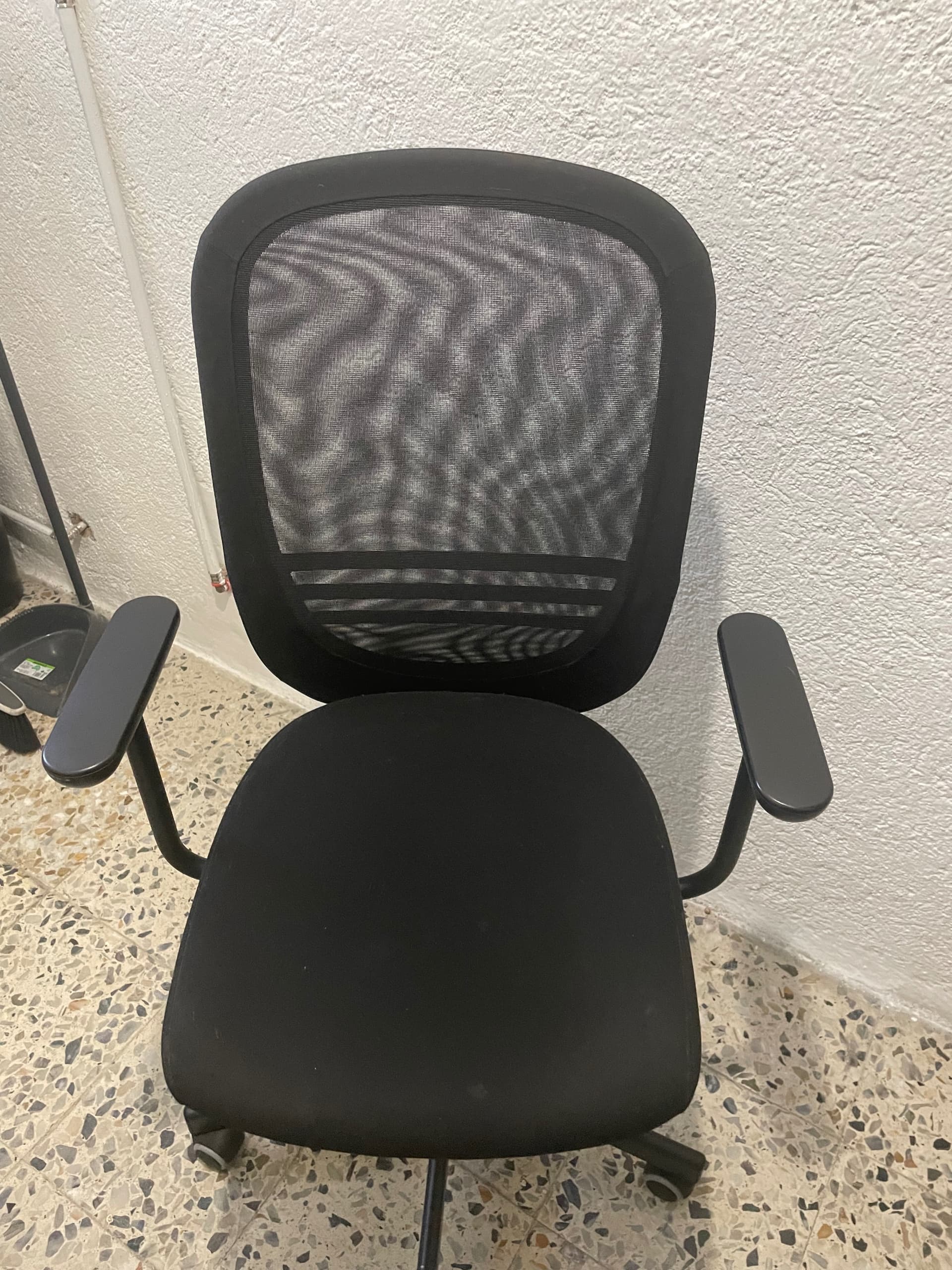 FLINTAN office chair with armrests, black