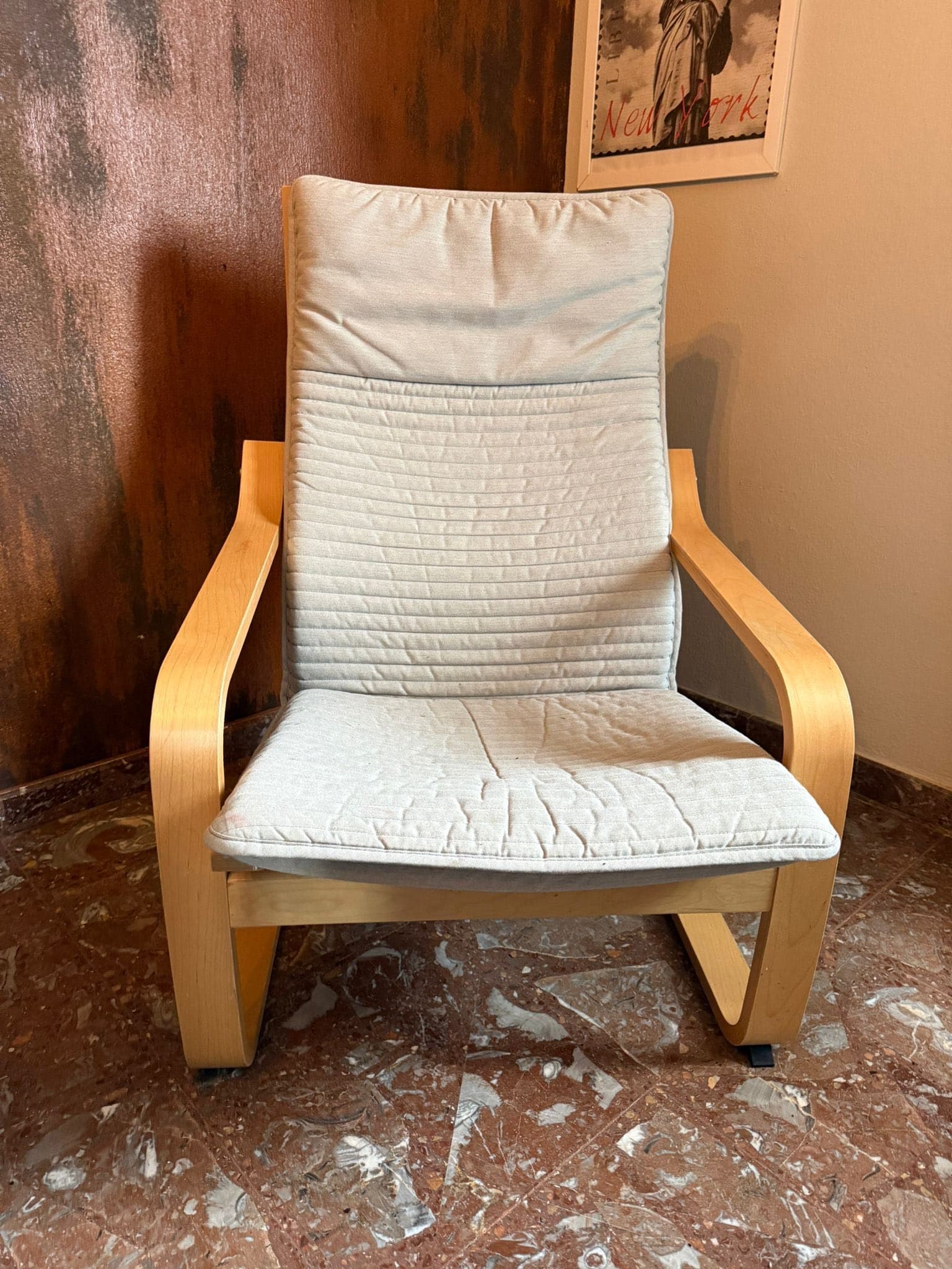 POÄNG mecedora, chapa abedul/Knisa beige claro