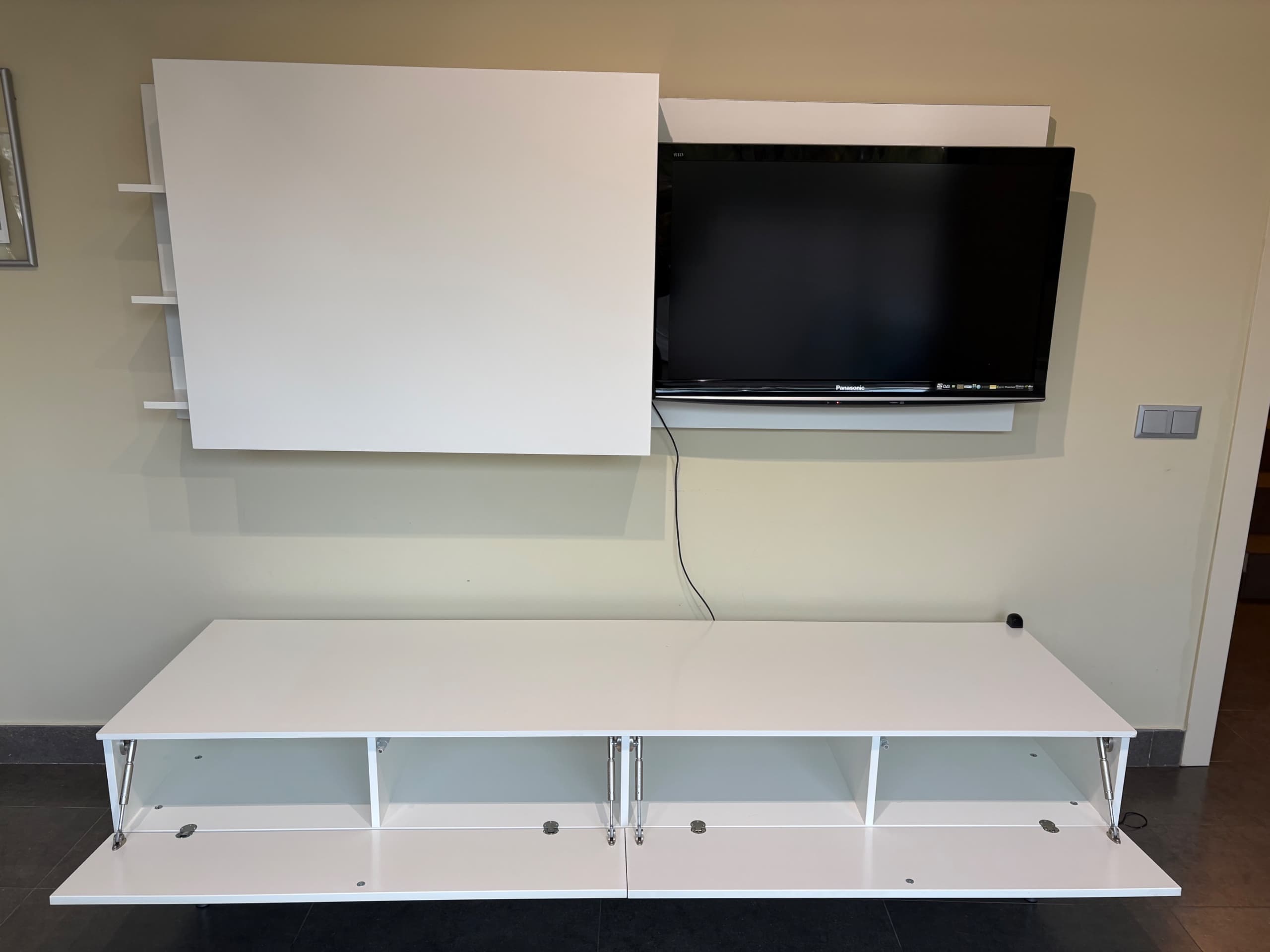 Moble TV amb calaixos blanc / Mueble TV cajones blanco