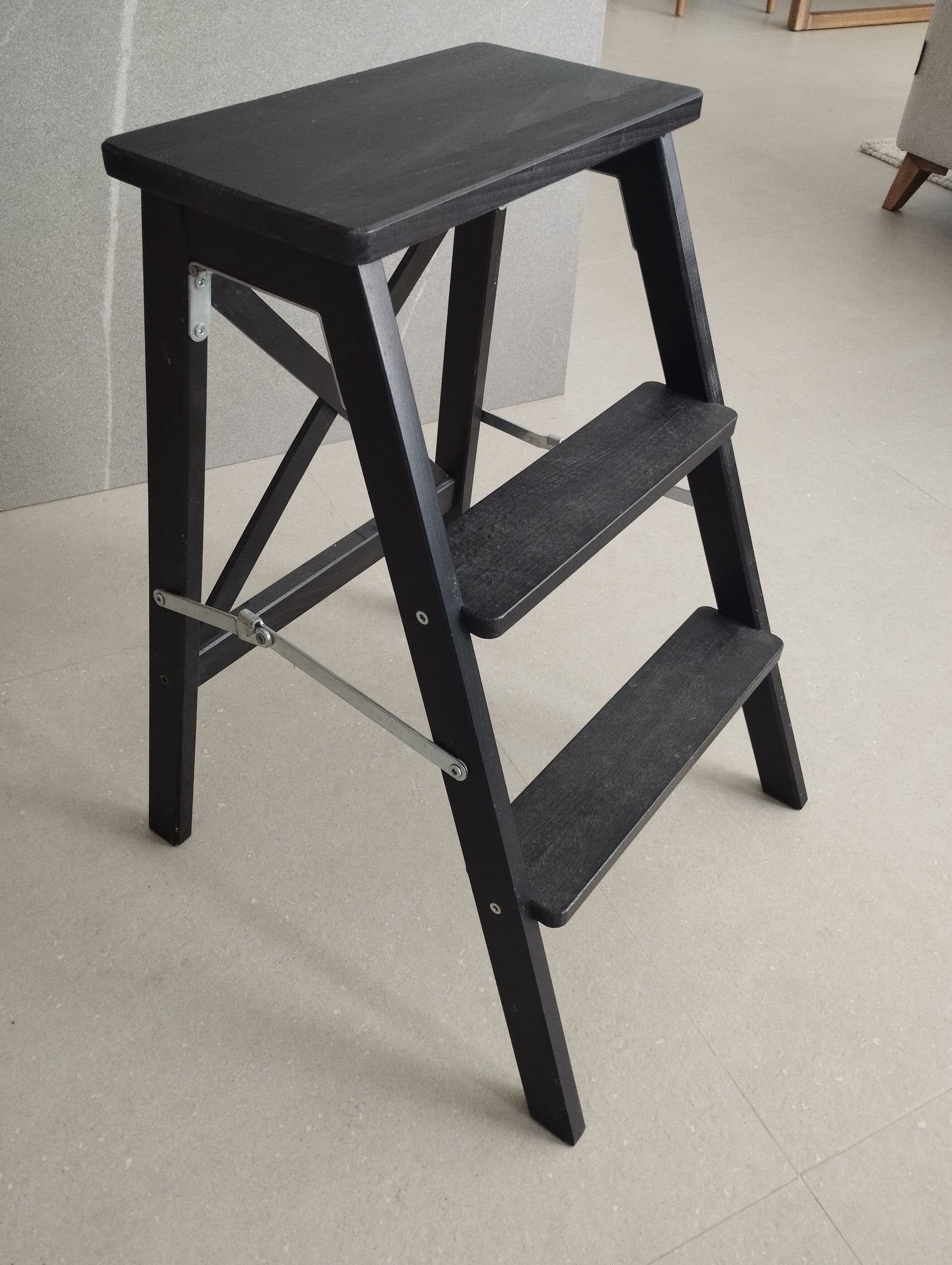 BEKVÄM tamboret amb esglaó, faig, 63 cm