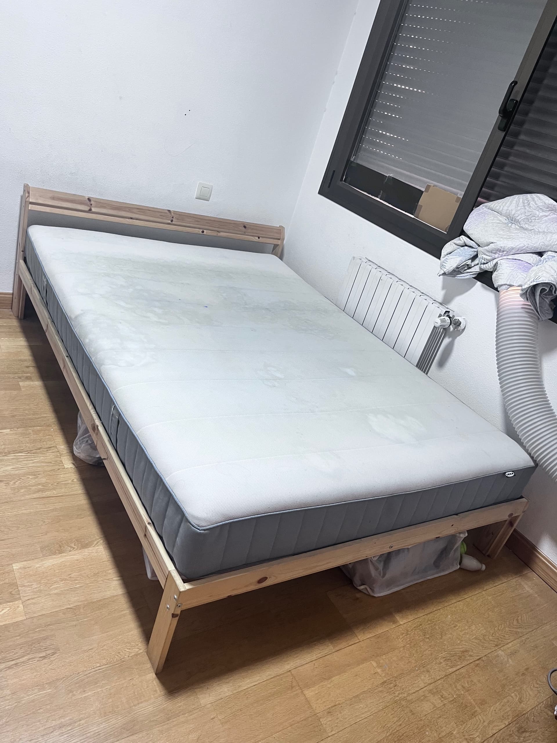 NEIDEN estructura de llit, Pi pinyer/Luröy, 140x200 cm