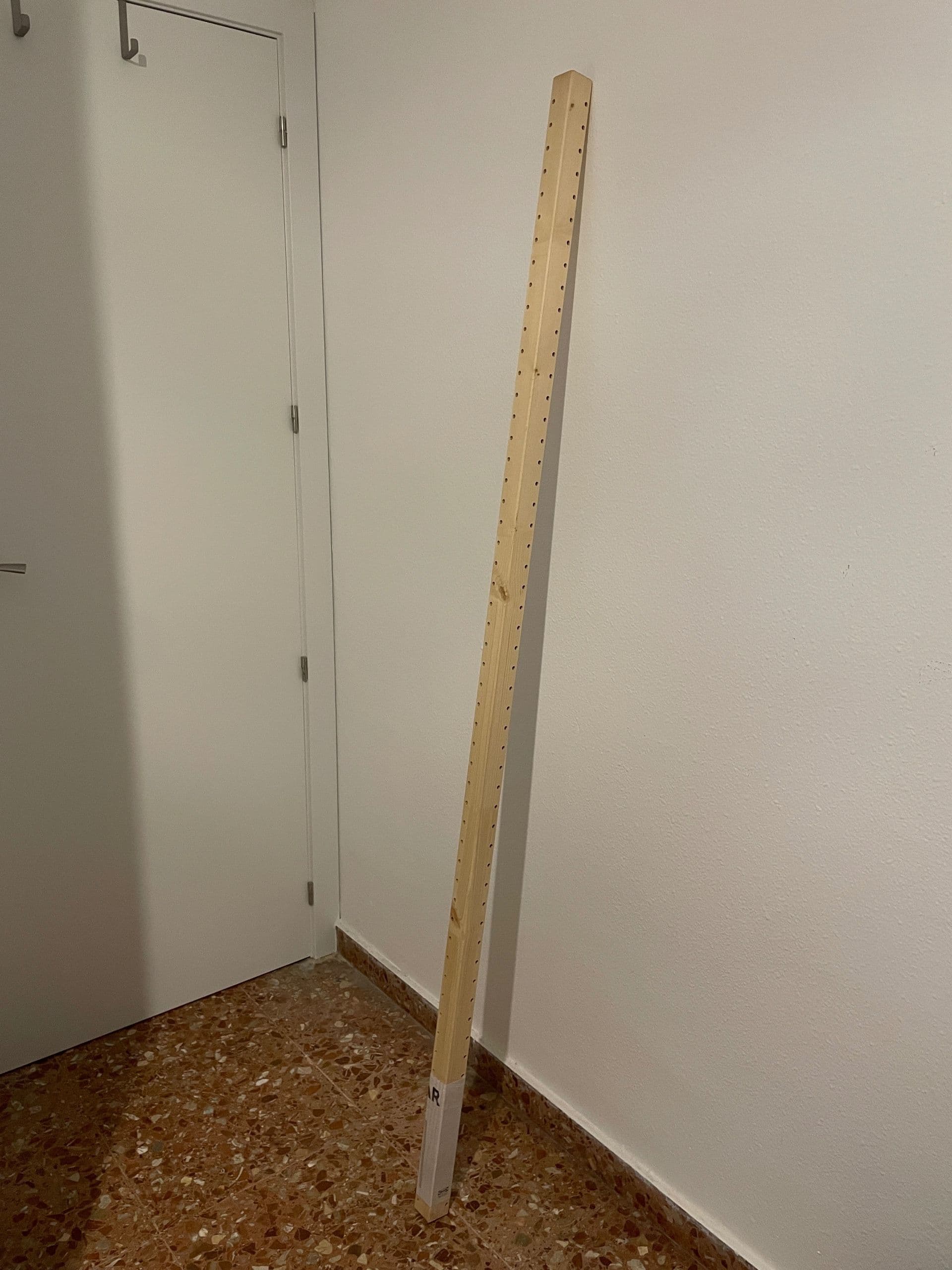 IVAR poste esquina, piñeiro, 179 cm
