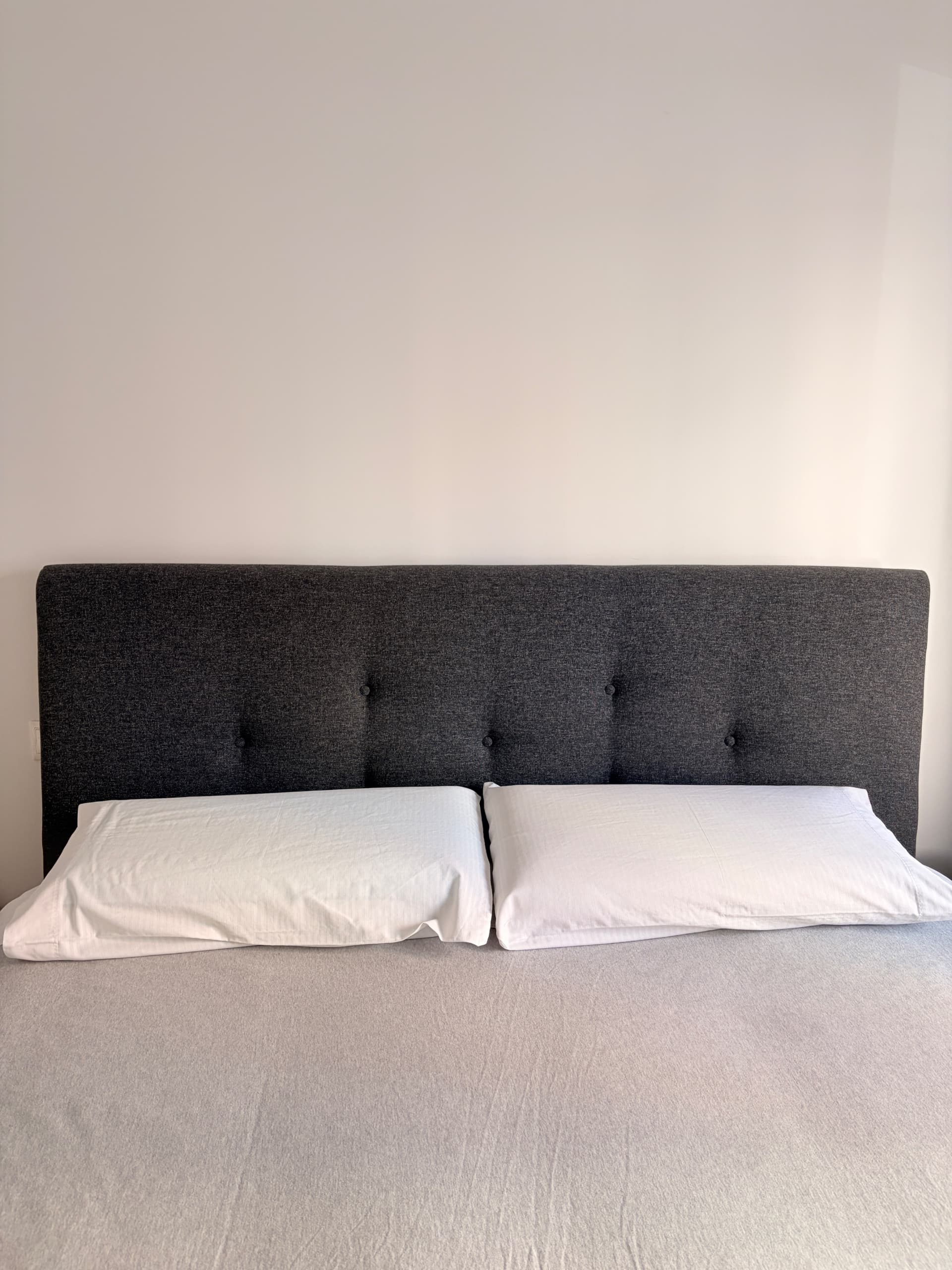 IDANÄS estrutura cama tapizada, Gunnared gris escuro, 160x200 cm