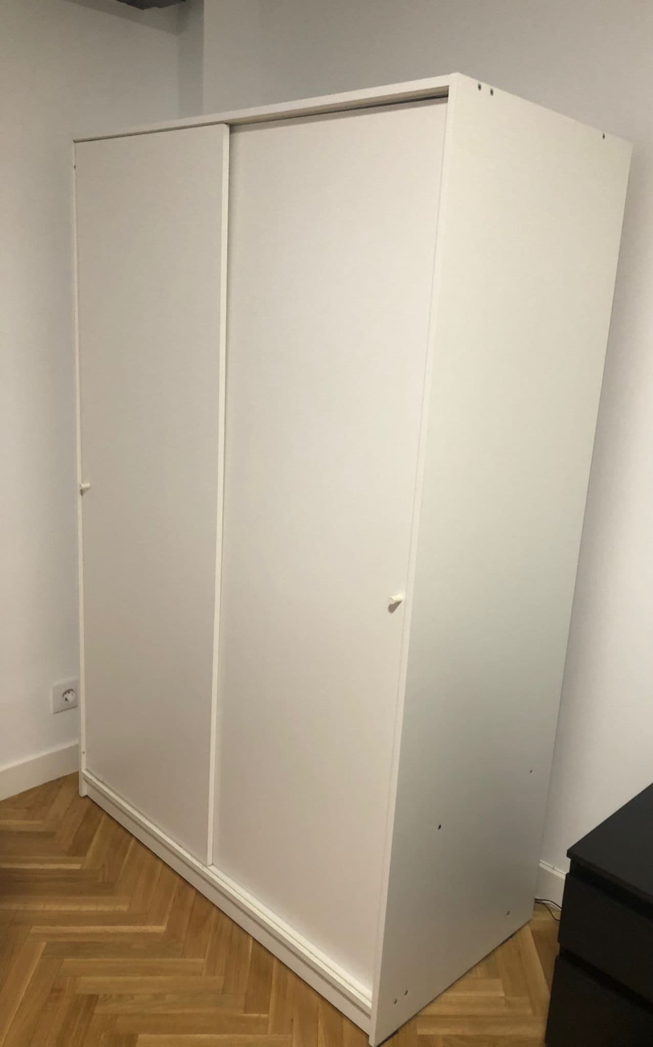 KLEPPSTAD armario con portas corredizas, branco, 117x176 cm