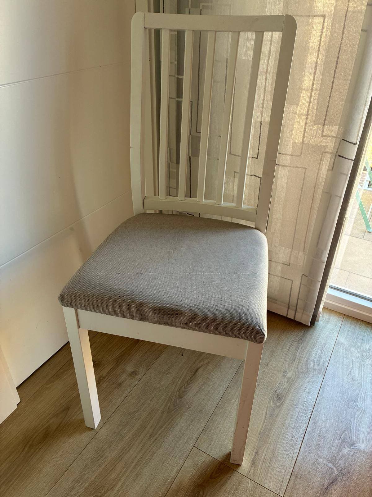 NÄSINGE cadira, blanc/Tibbleby gris beix