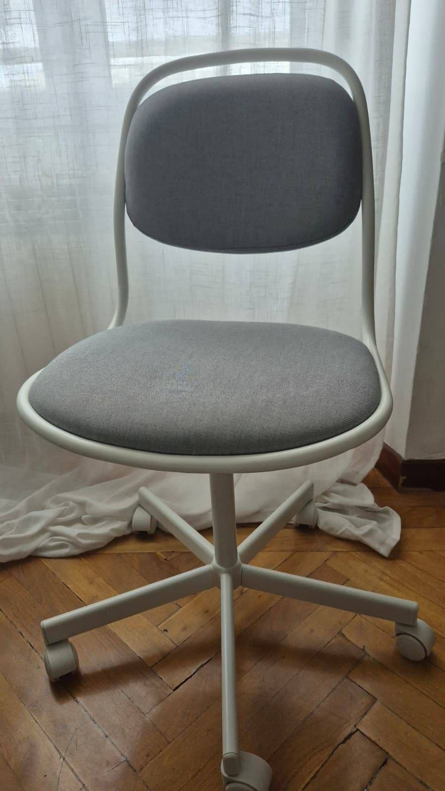 ÖRFJÄLL silla giratoria, blanco/Vissle gris claro