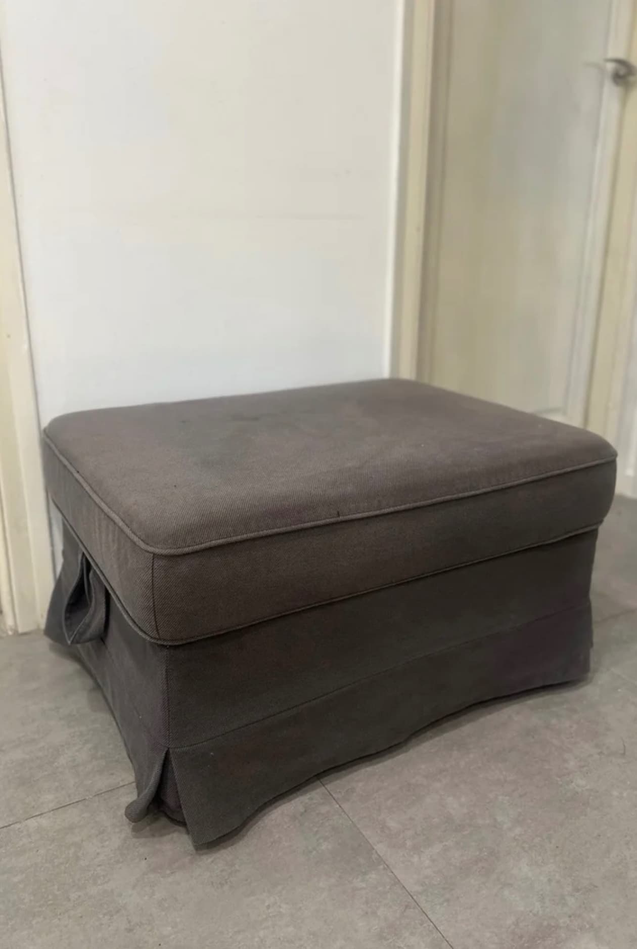 EKTORP reposapiés con almacenaje, Tallmyra gris