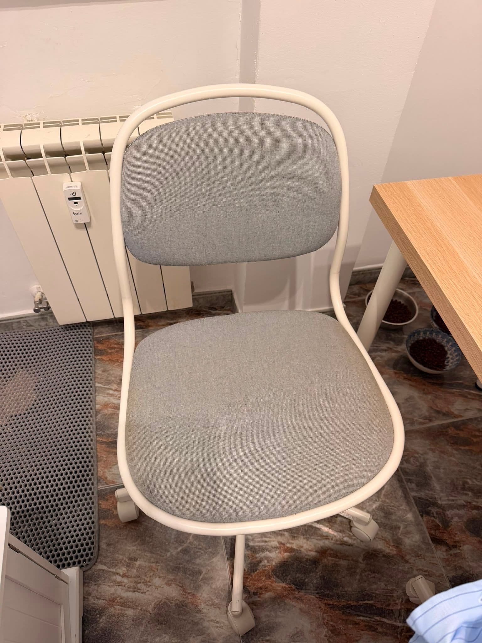 ÖRFJÄLL silla giratoria, blanco/Vissle gris claro