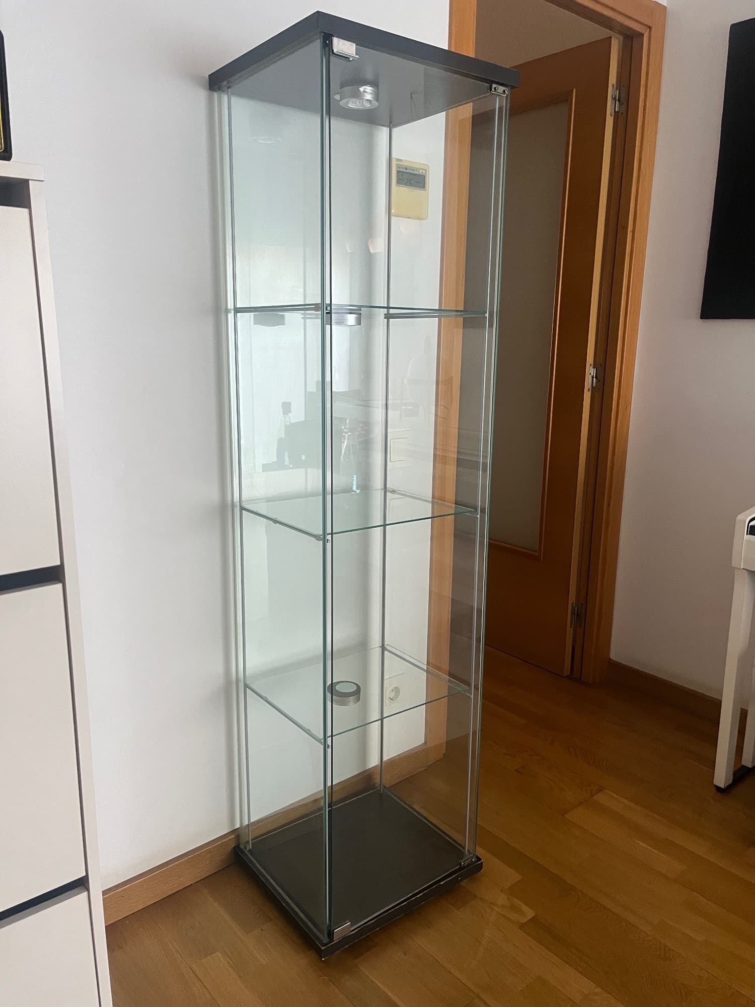DETOLF vitrina, negro-marrón