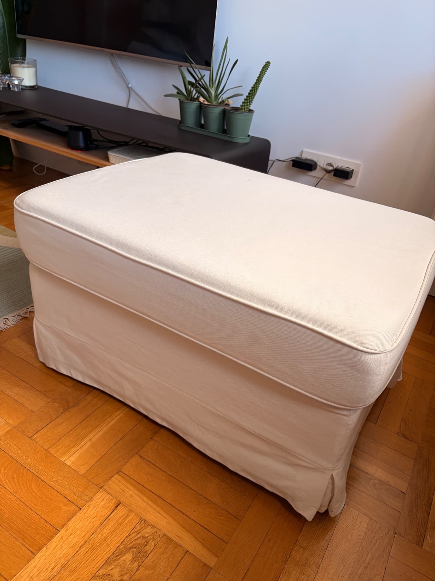 EKTORP footstool