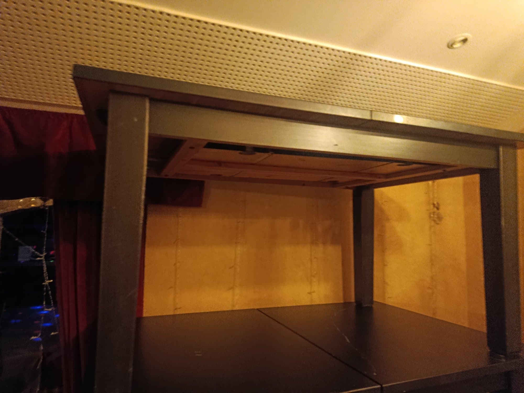 STORNÄS mesa extensible, negro-marrón