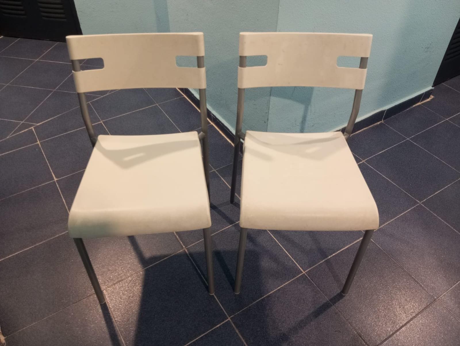 LAVER silla, gris plata/blanco