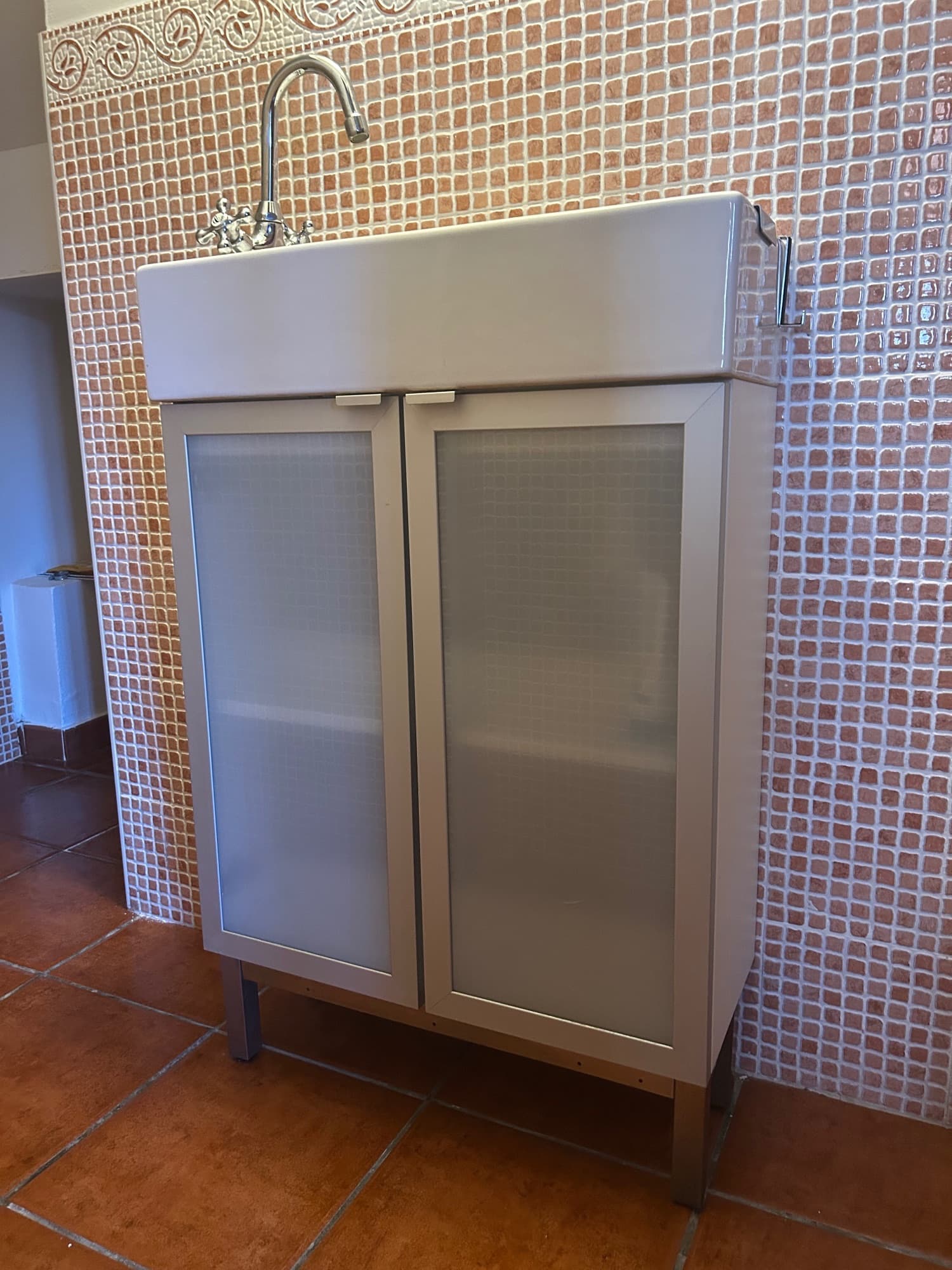 NYSJÖN / BJÖRKÅN mueble con lavabo, puerta y grifo, blanco, 54x40x98 cm