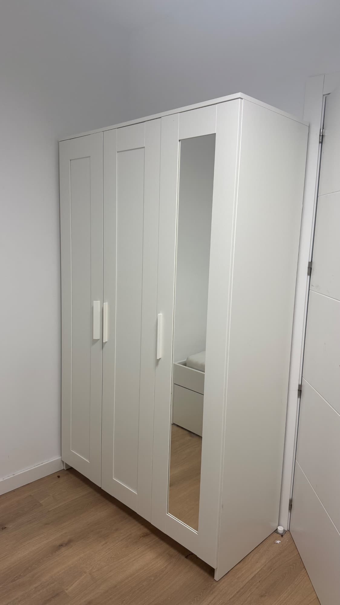 BRIMNES armario con 3 portas, branco, 117x190 cm