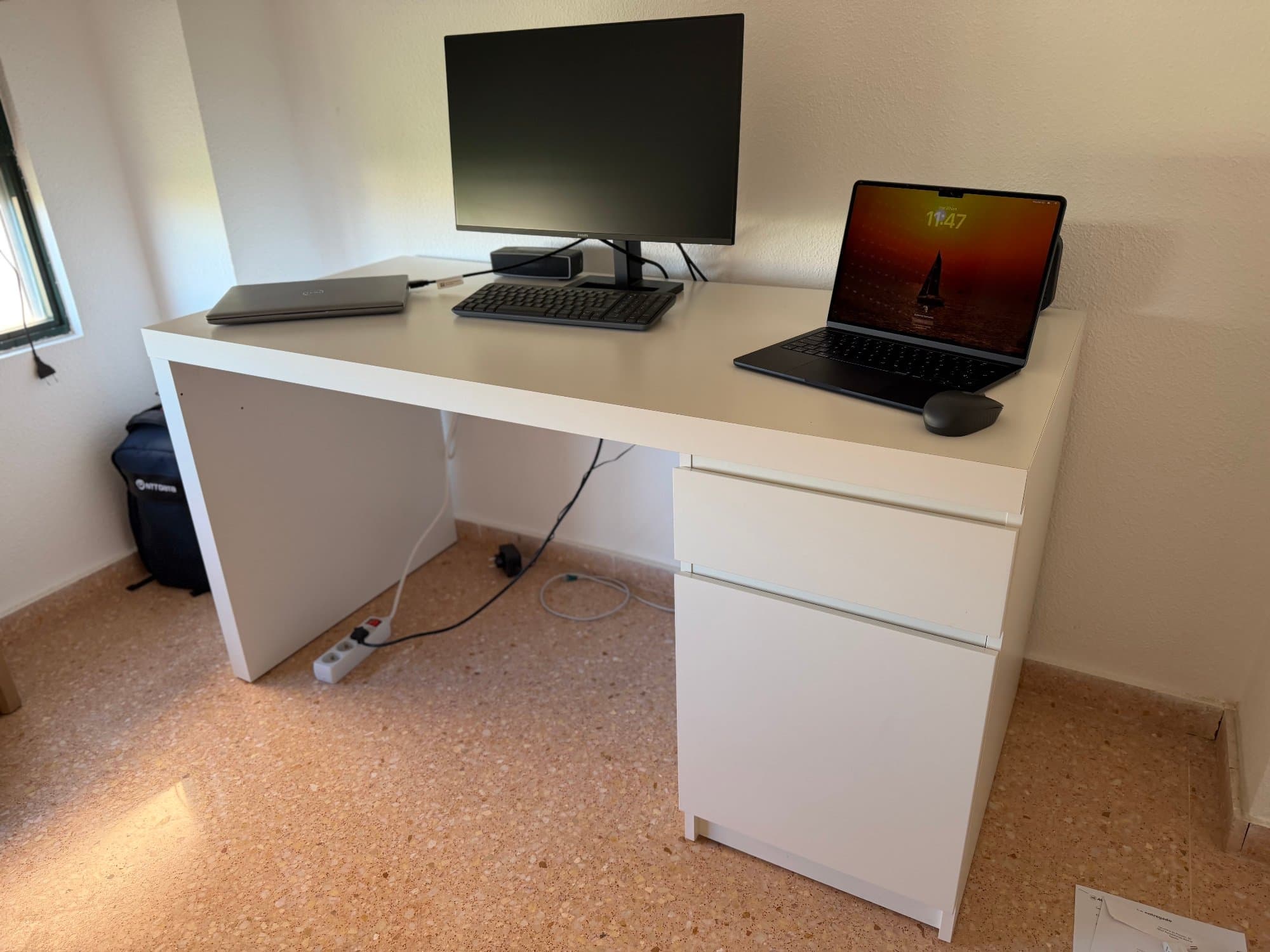 MALM desk, white, 140x65 cm