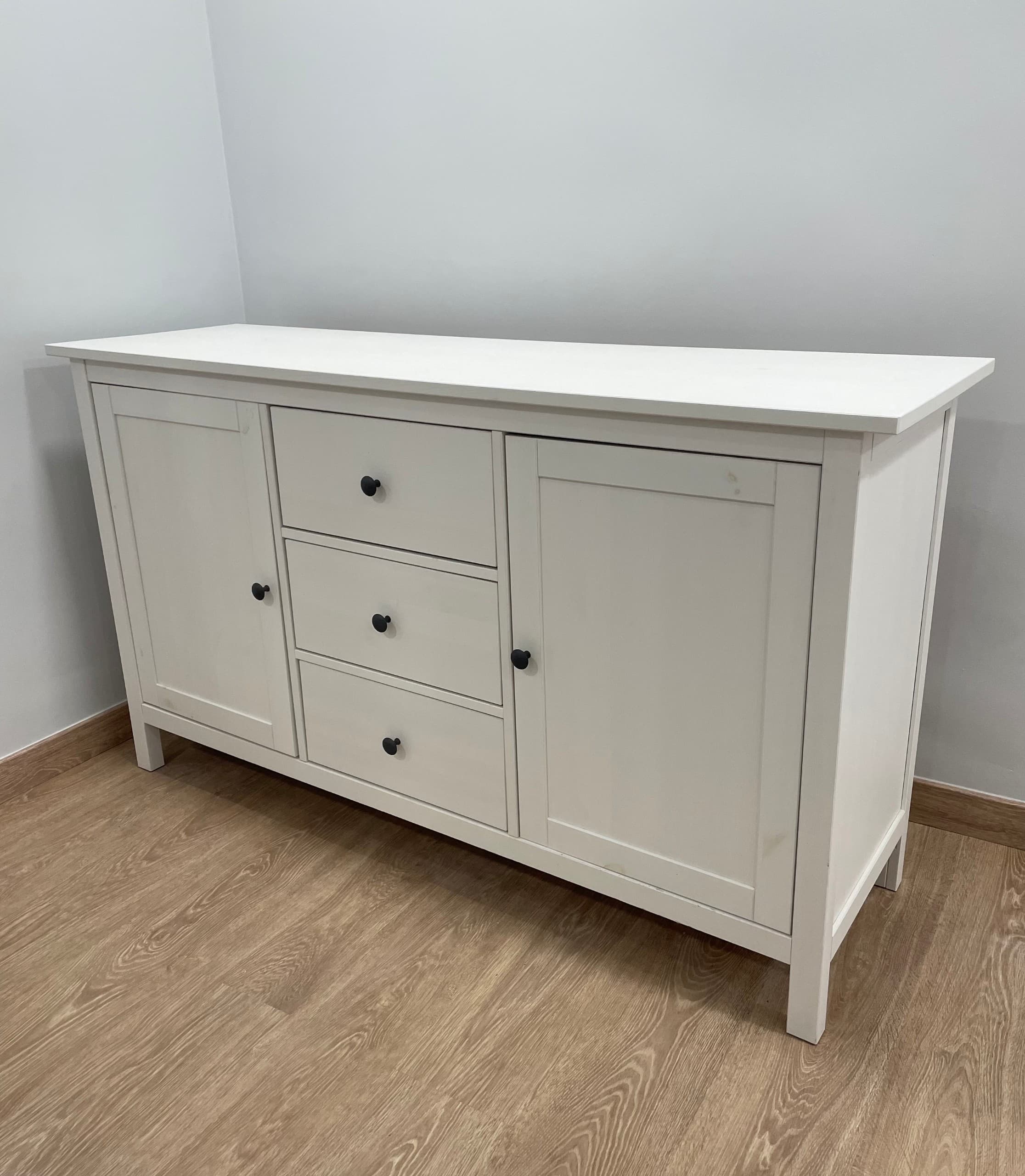 APARADOR HEMNES bufet, tint blanc/marró clar, 157x88 cm