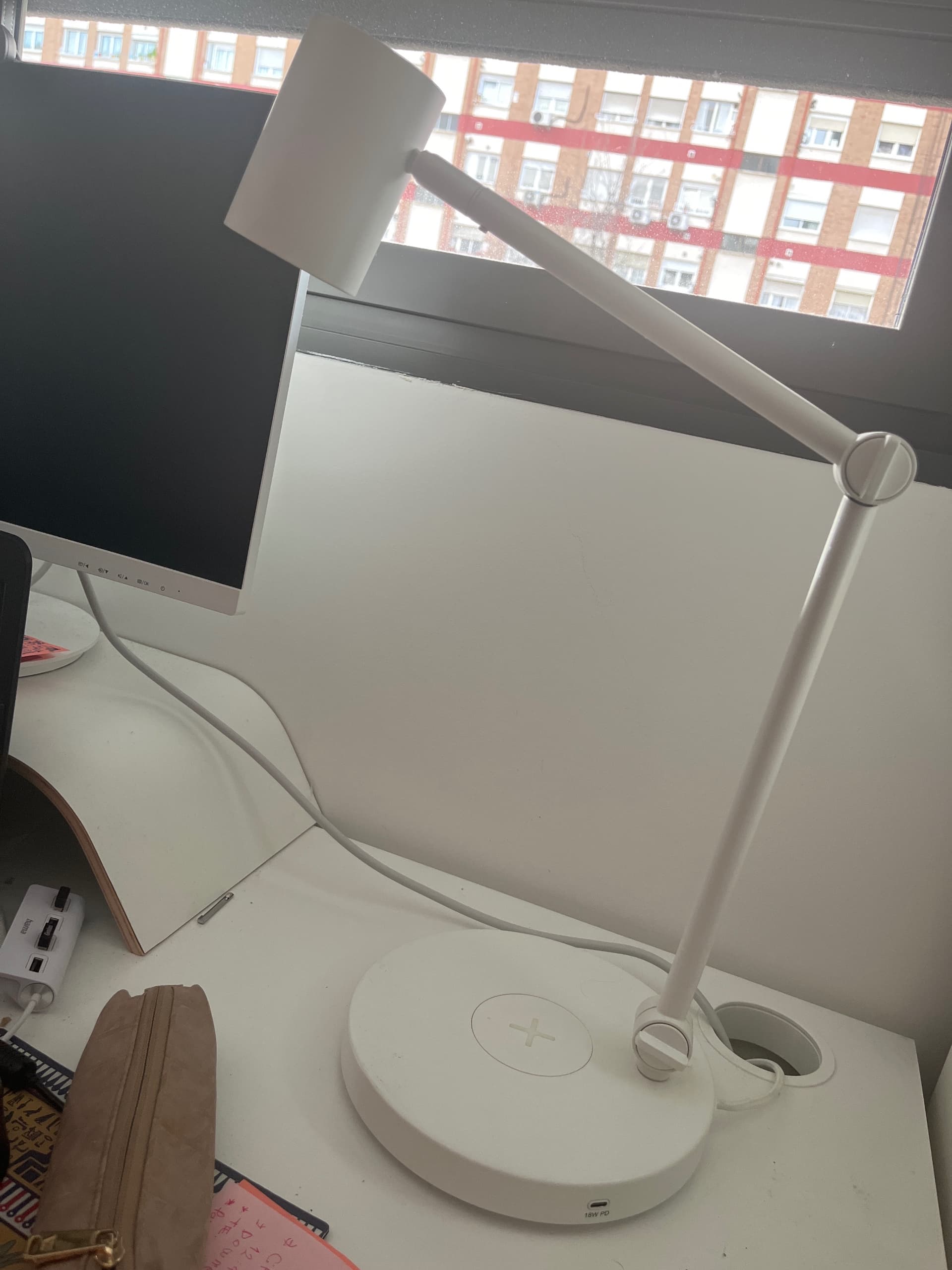 NYMÅNE flexo con cargador inalámbrico, blanco
