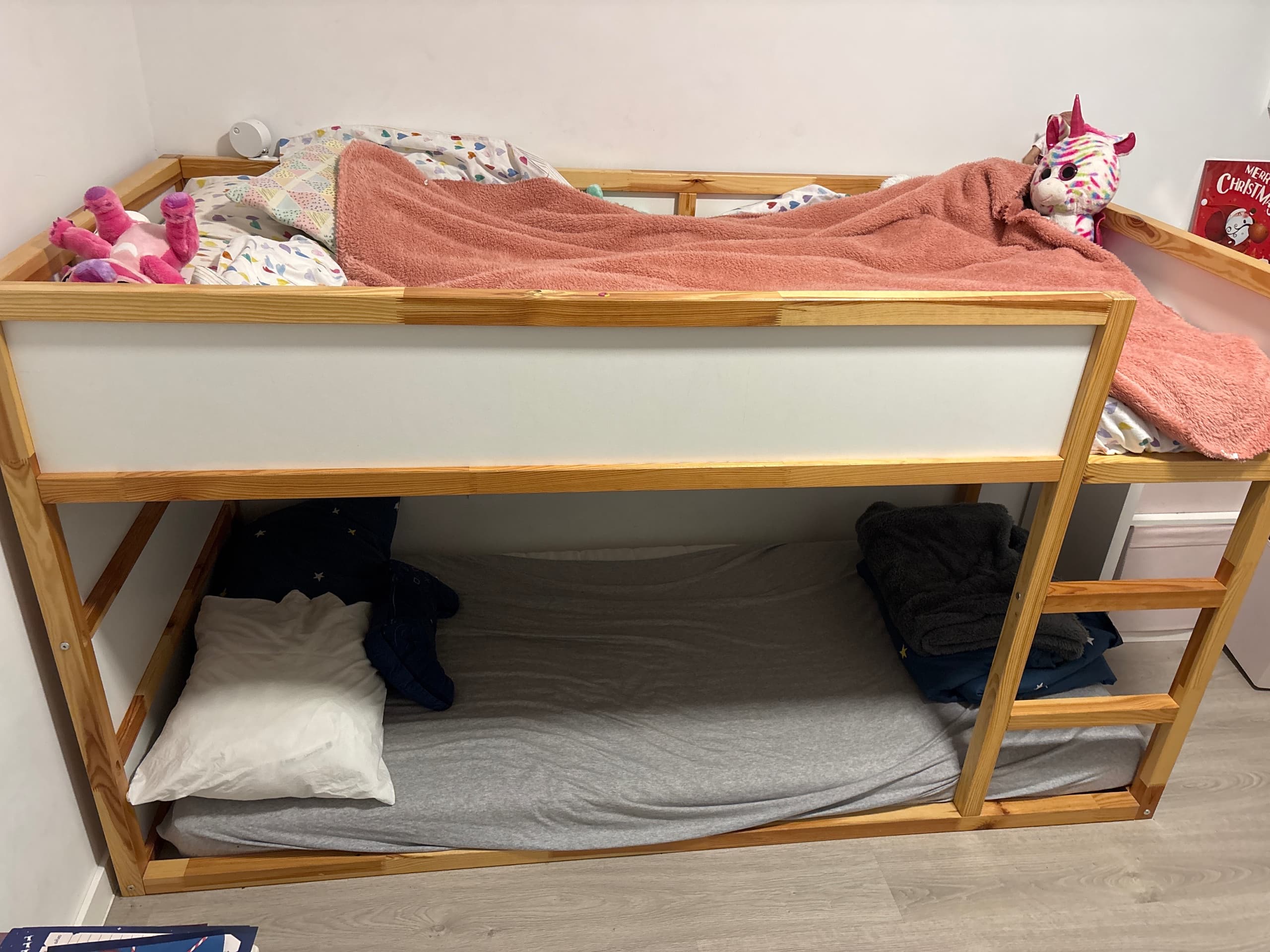 KURA llit reversible, blanc/Pi pinyer, 90x200 cm