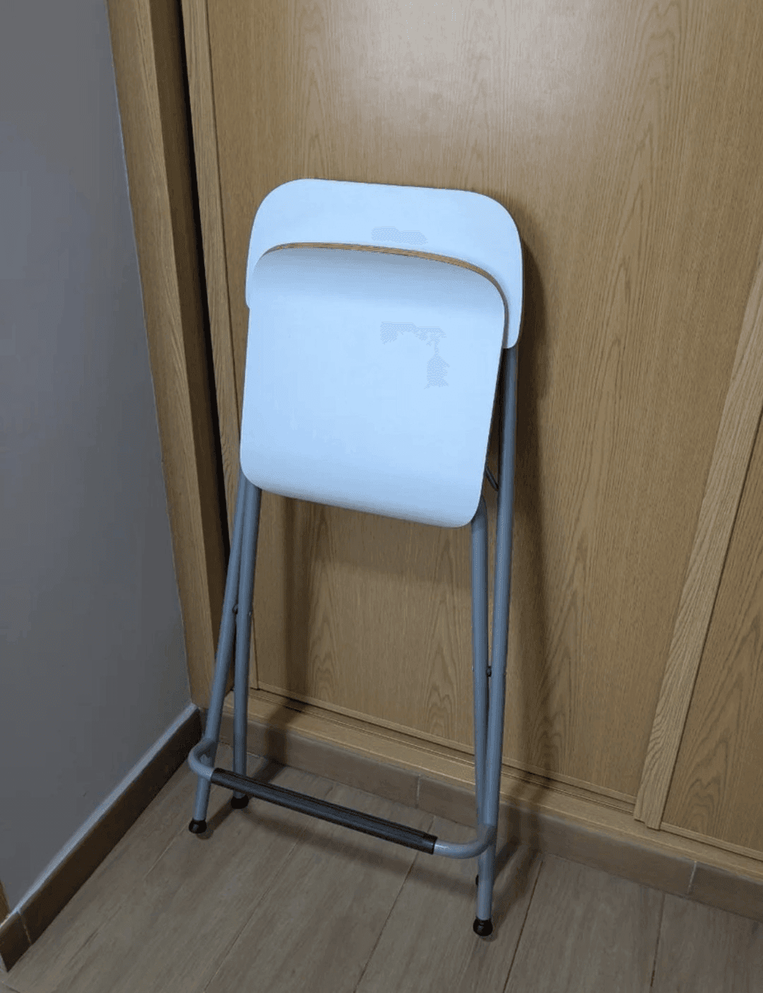 FRANKLIN tamboret alt+respatller, plegable, alçària del tauler blanc/blanc, 63 cm