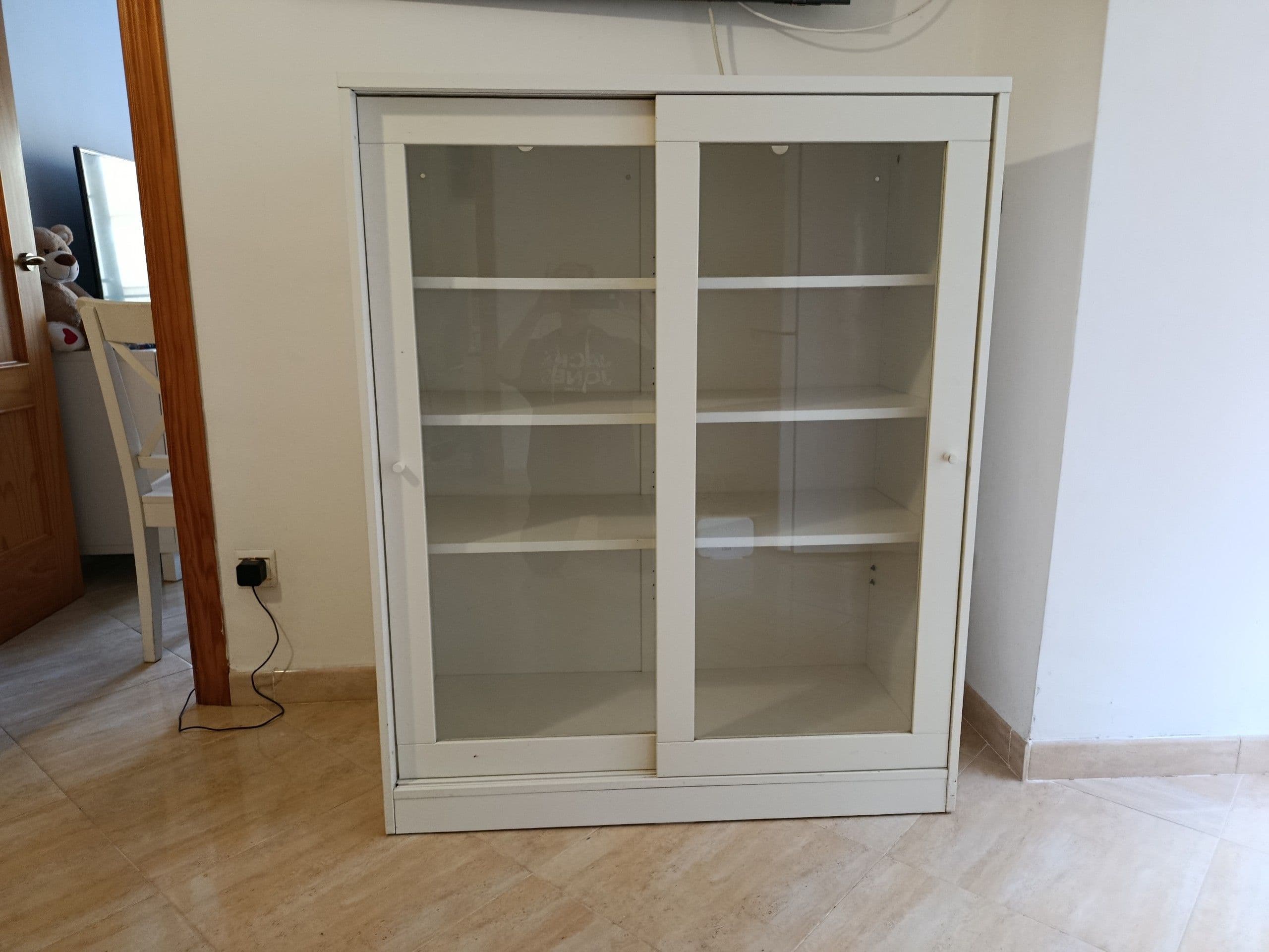 HAVSTA vitrina am sòcol, vidre transparent blanc, 121x37x134 cm