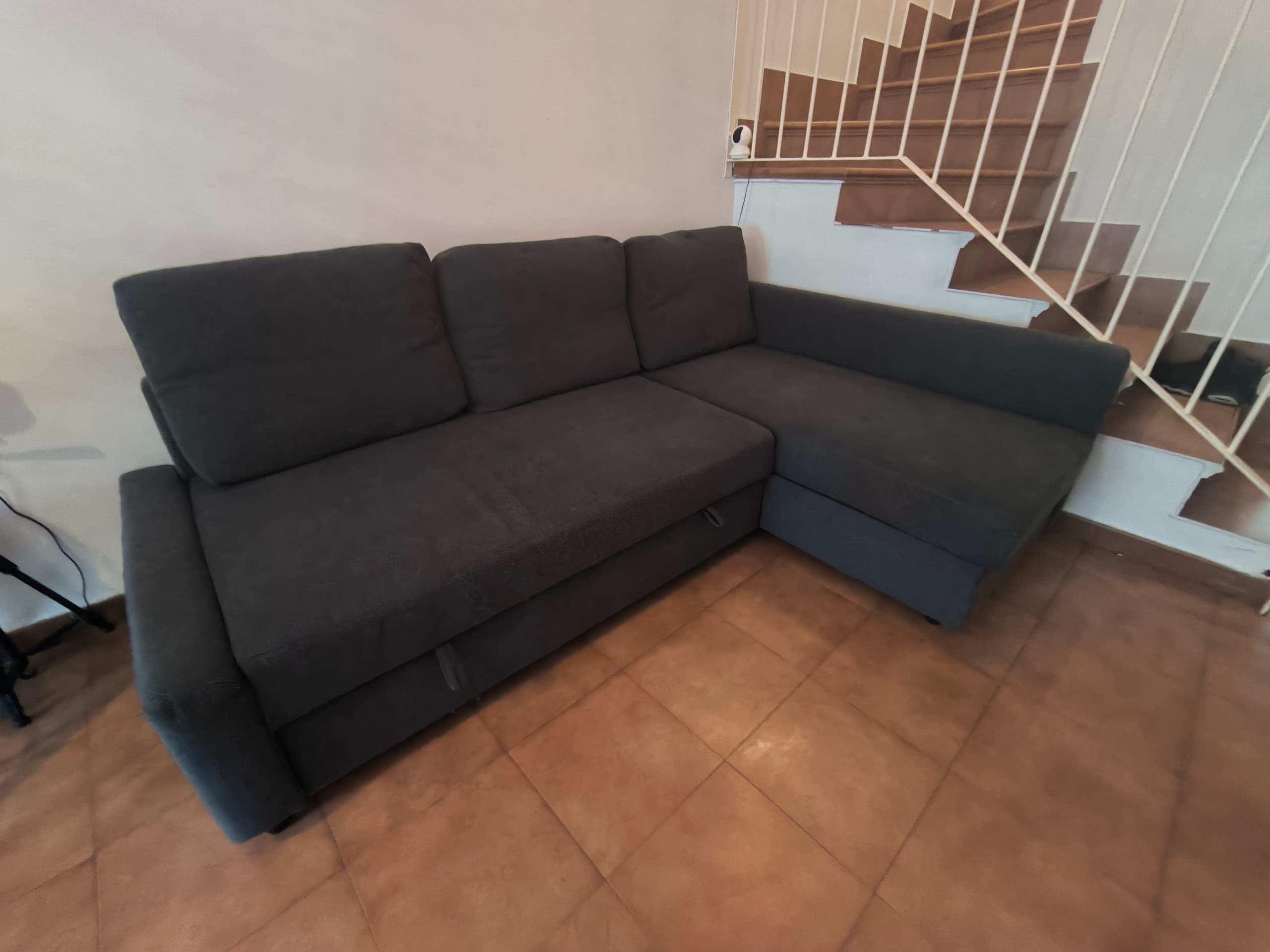 FRIHETEN sofà llit cantoner +emmagatzematge, Skiftebo gris fosc