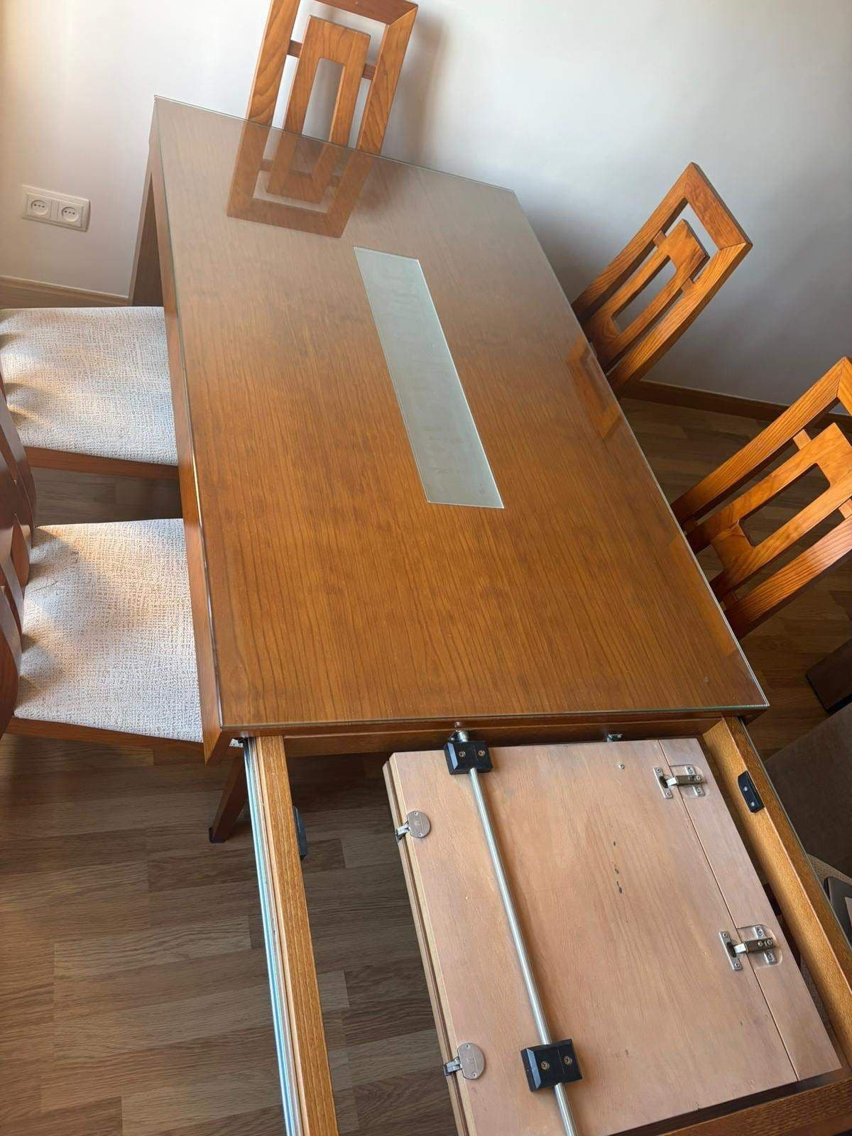 NÄSINGE / NÄSINGE taula i 4 cadires, aplacat faig tenyit en marró fosc/tenyit en marró fosc beix clar Kilanda, 130x80 cm