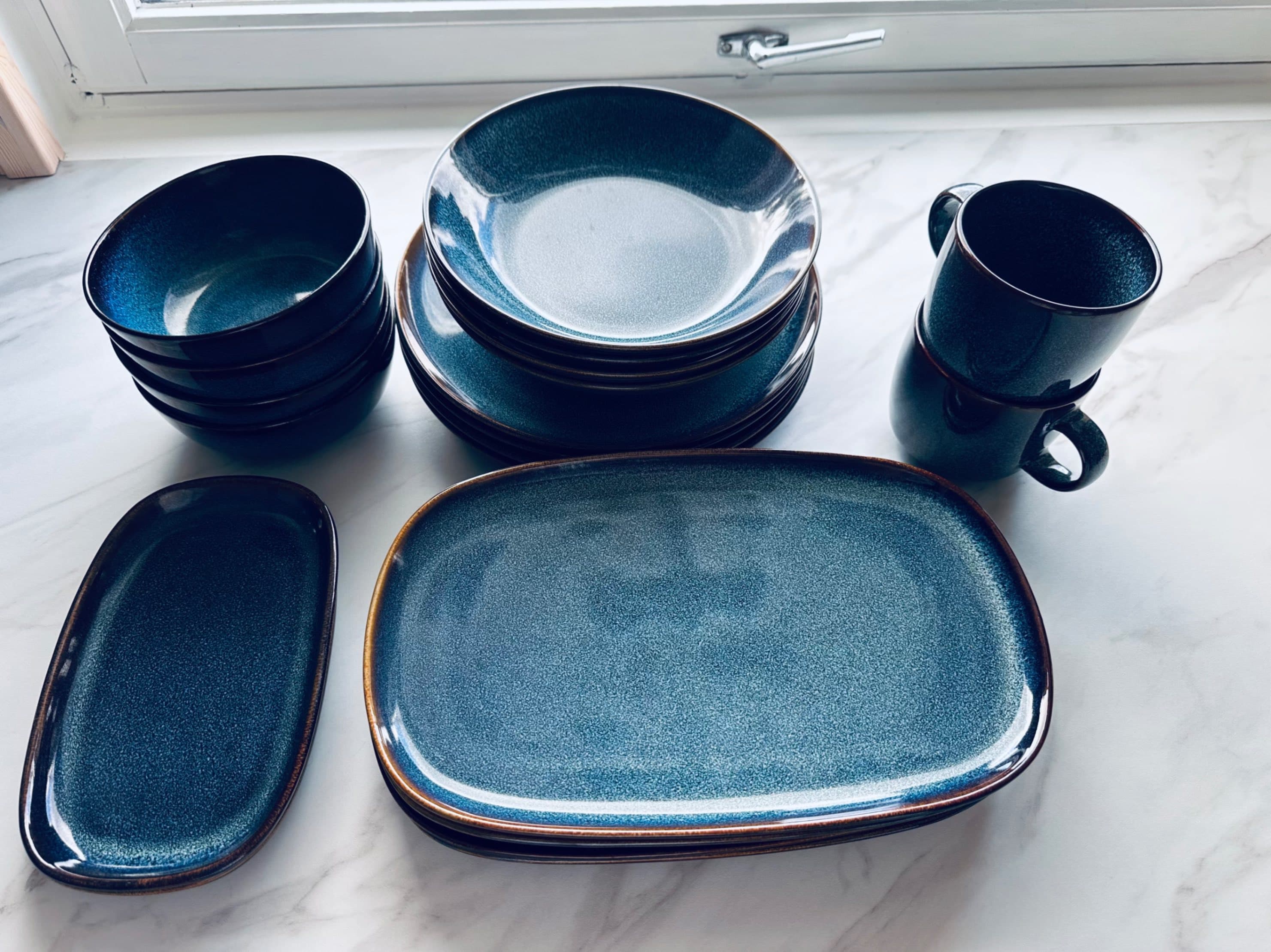 GLADELIG plate, blue, 31x19 cm