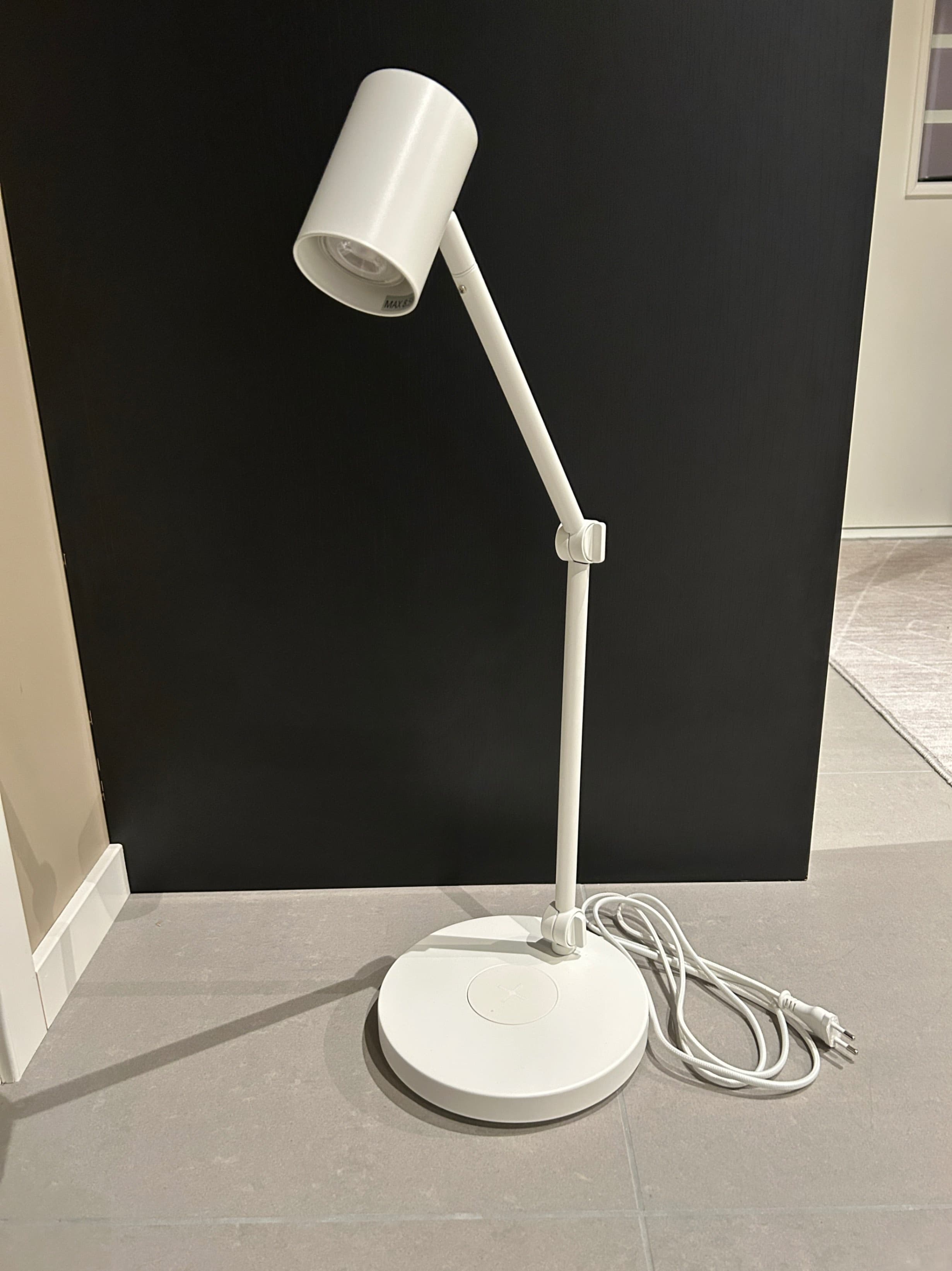 NYMÅNE work lamp with wireless charging, white