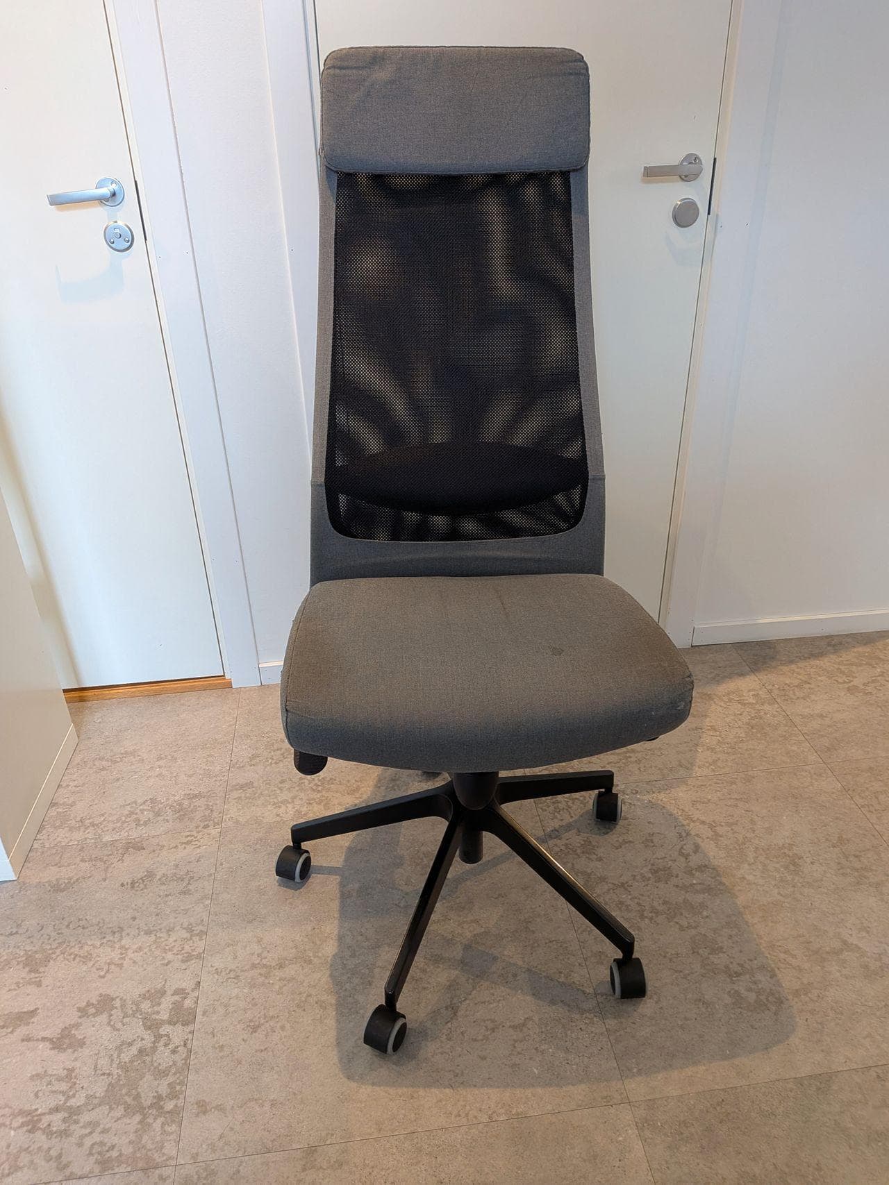 MARKUS office chair, Vissle dark grey, Medium