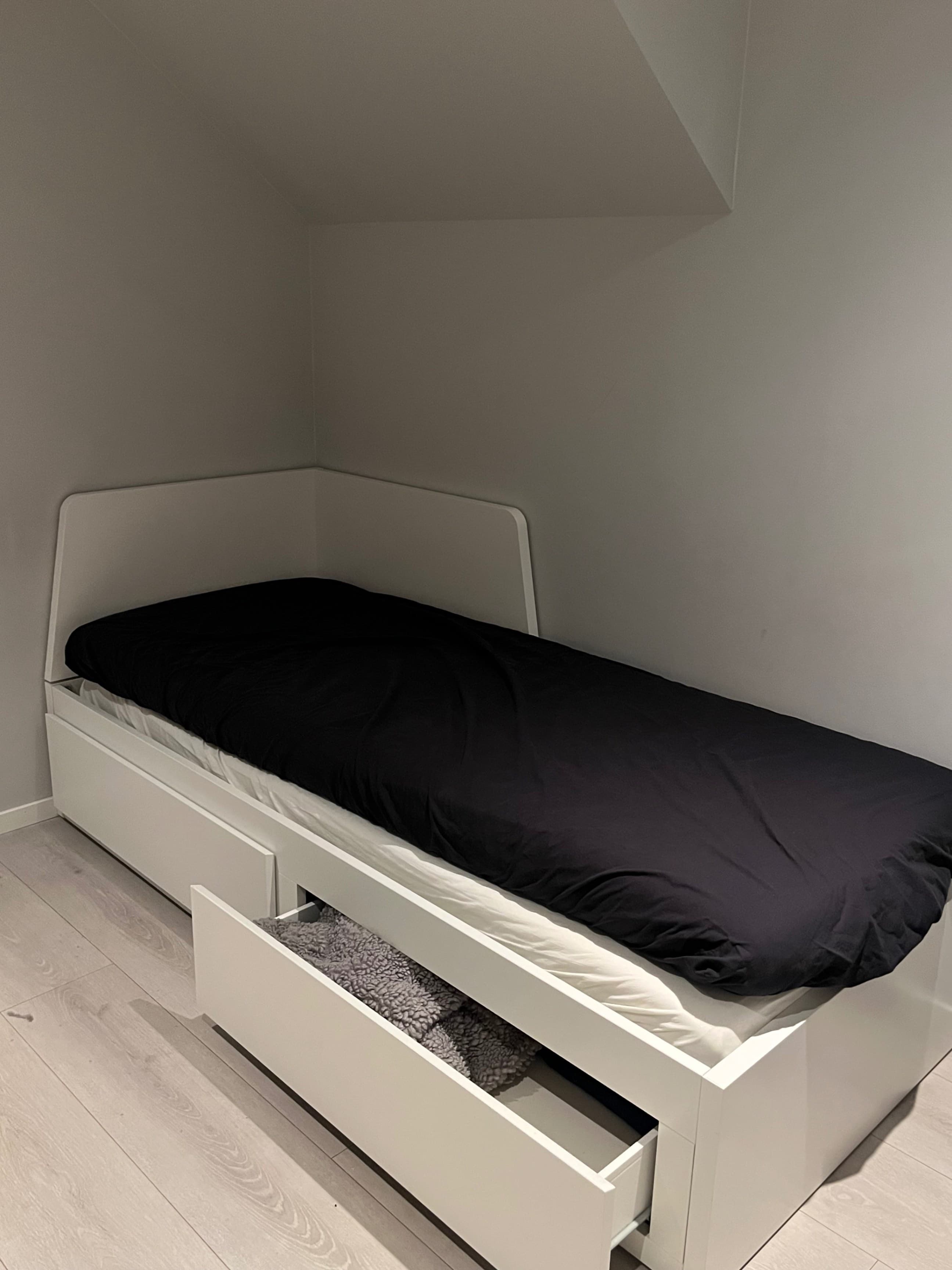 FLEKKE dagseng med 2 skuffer, hvit, 80x200 cm