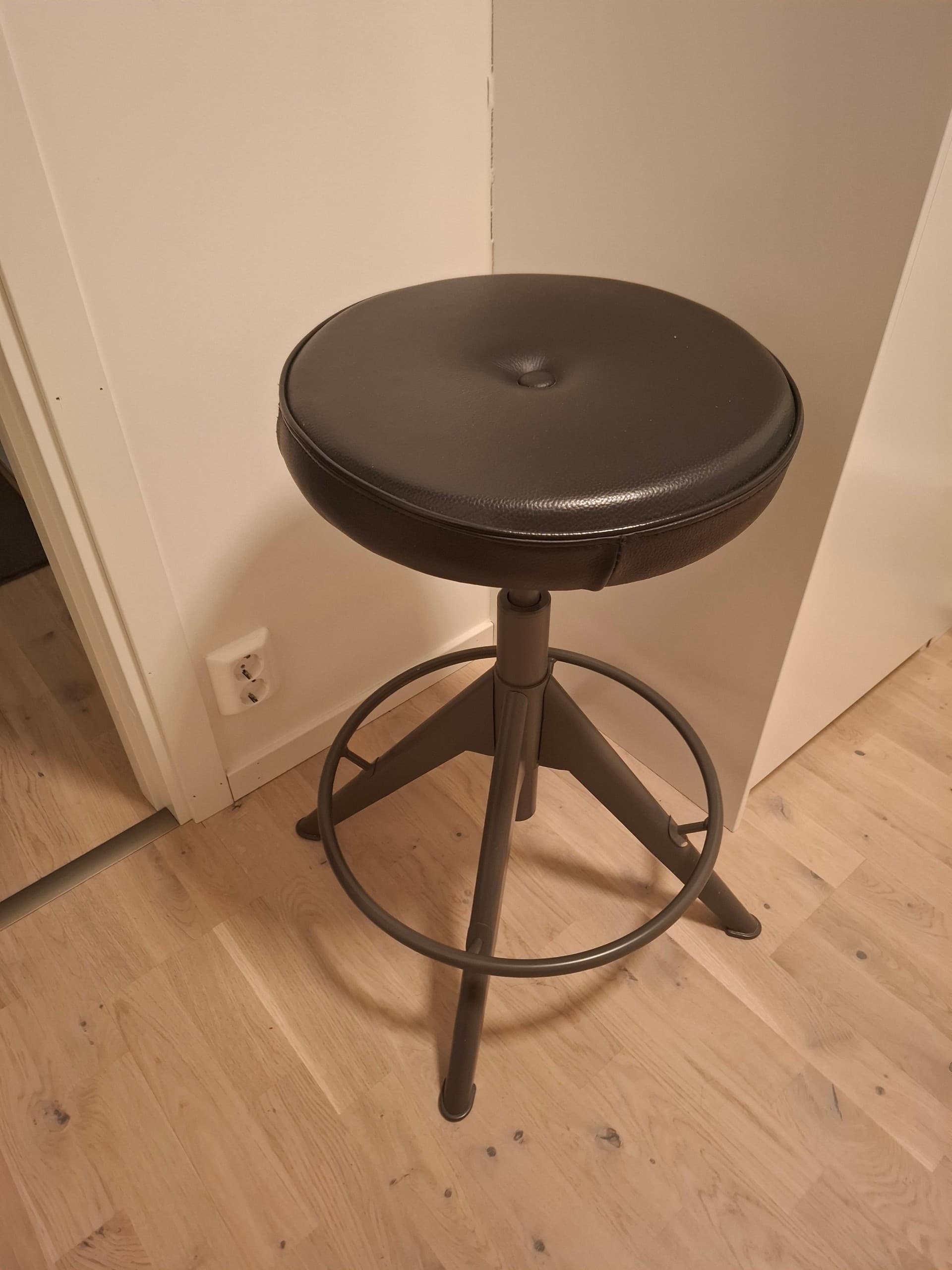 TROLLBERGET active sit/stand support, Glose black