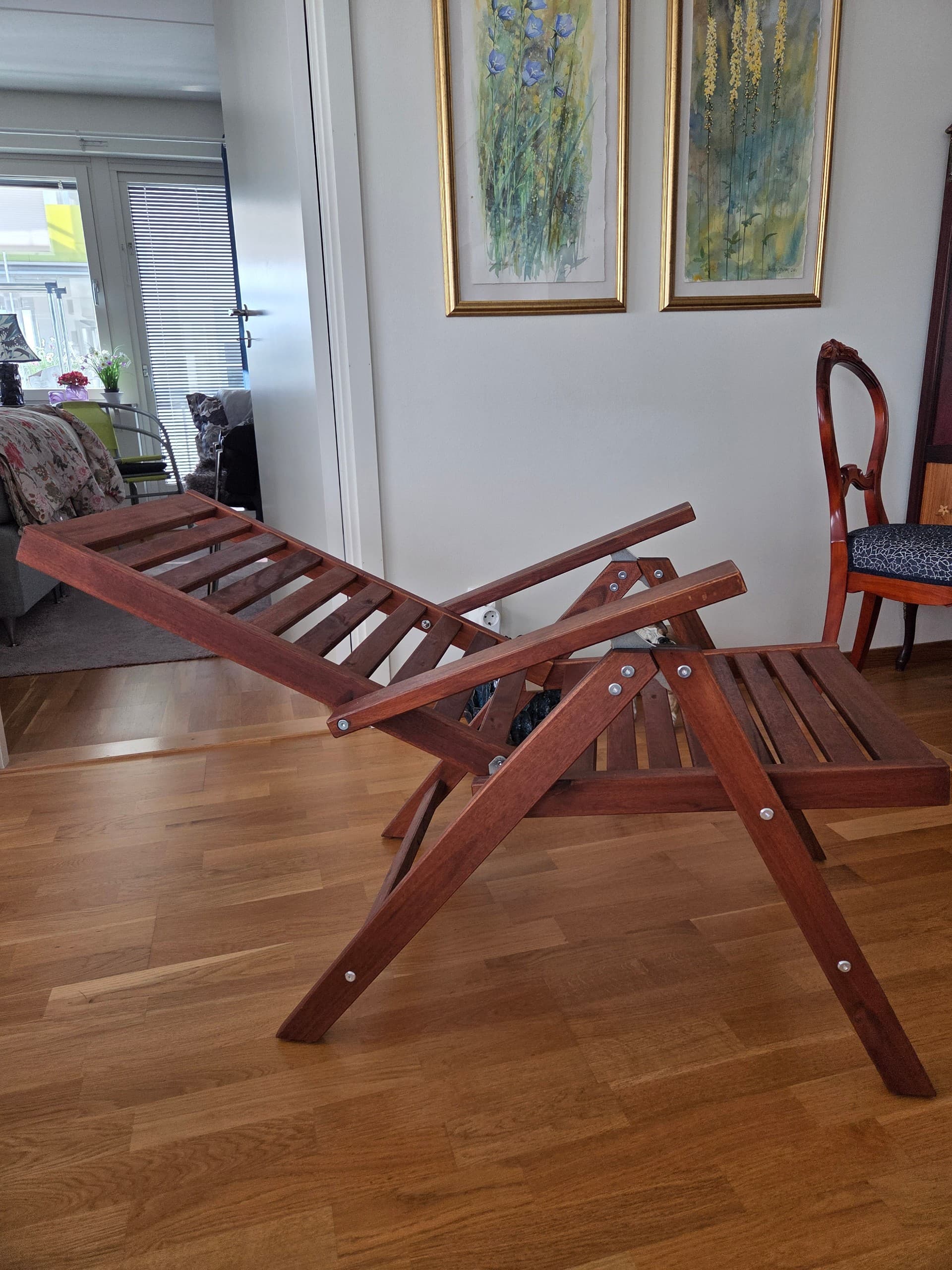 NÄMMARÖ positionsstol, utomhus, hopfällbar ljusbrunlaserad