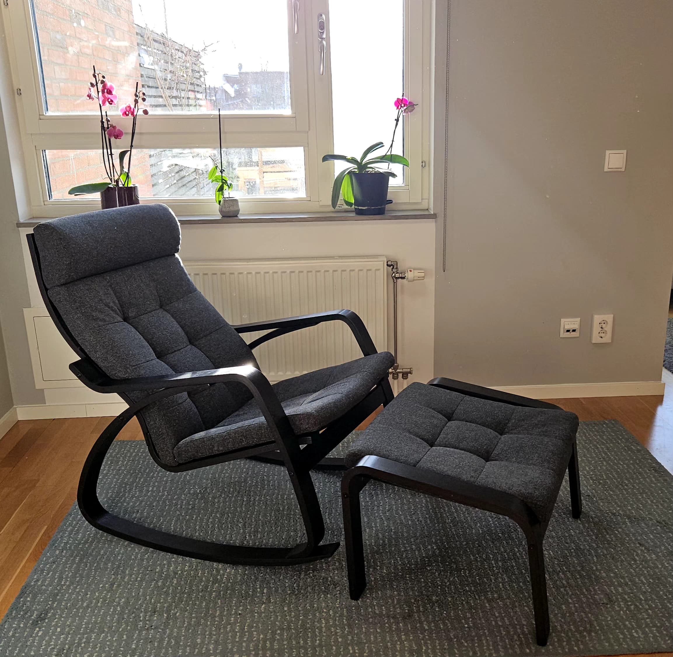 POÄNG armchair and footstool, black-brown/Gunnared dark grey