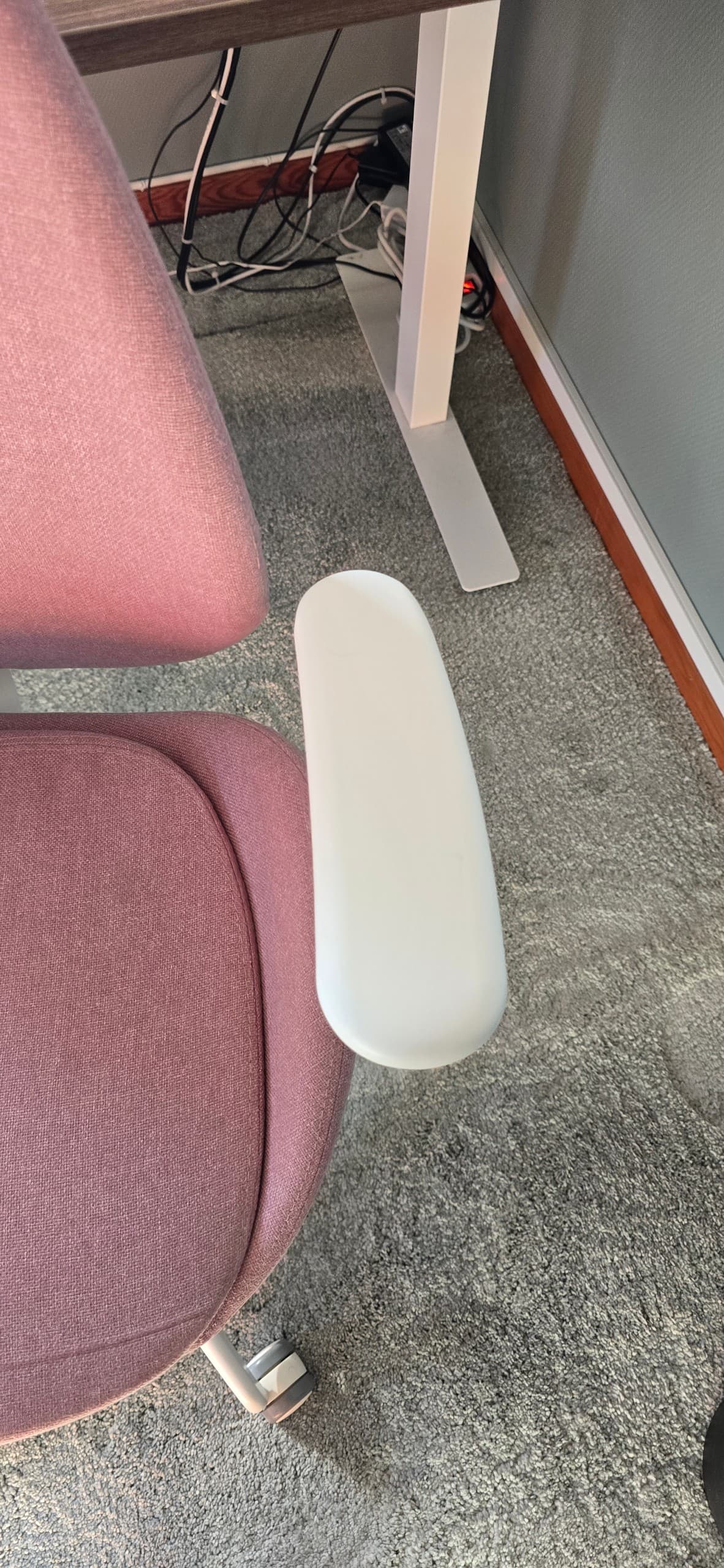 HATTEFJÄLL office chair with armrests, Gunnared beige/white