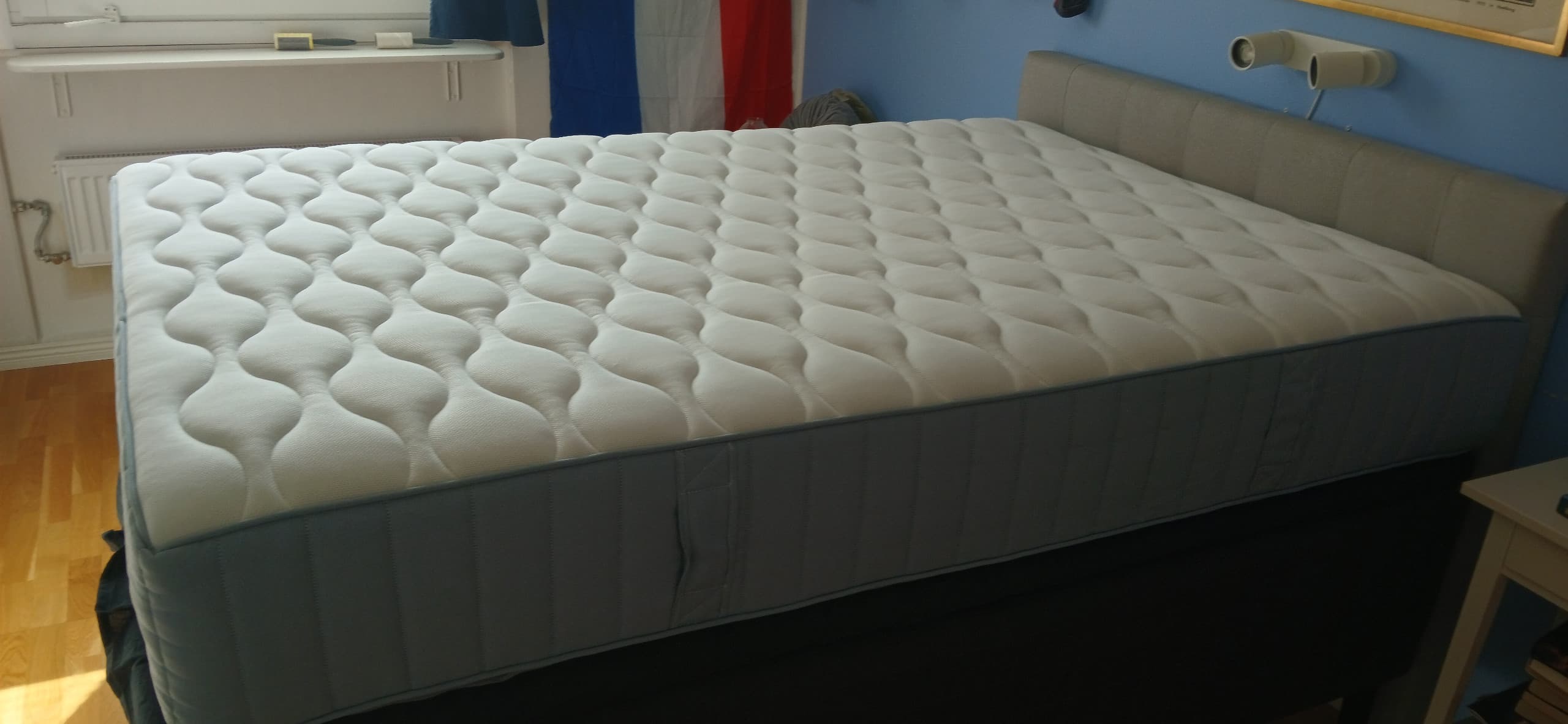 LYNGÖR divan bed, Vågstranda medium firm/light blue dark grey, 140x200 cm