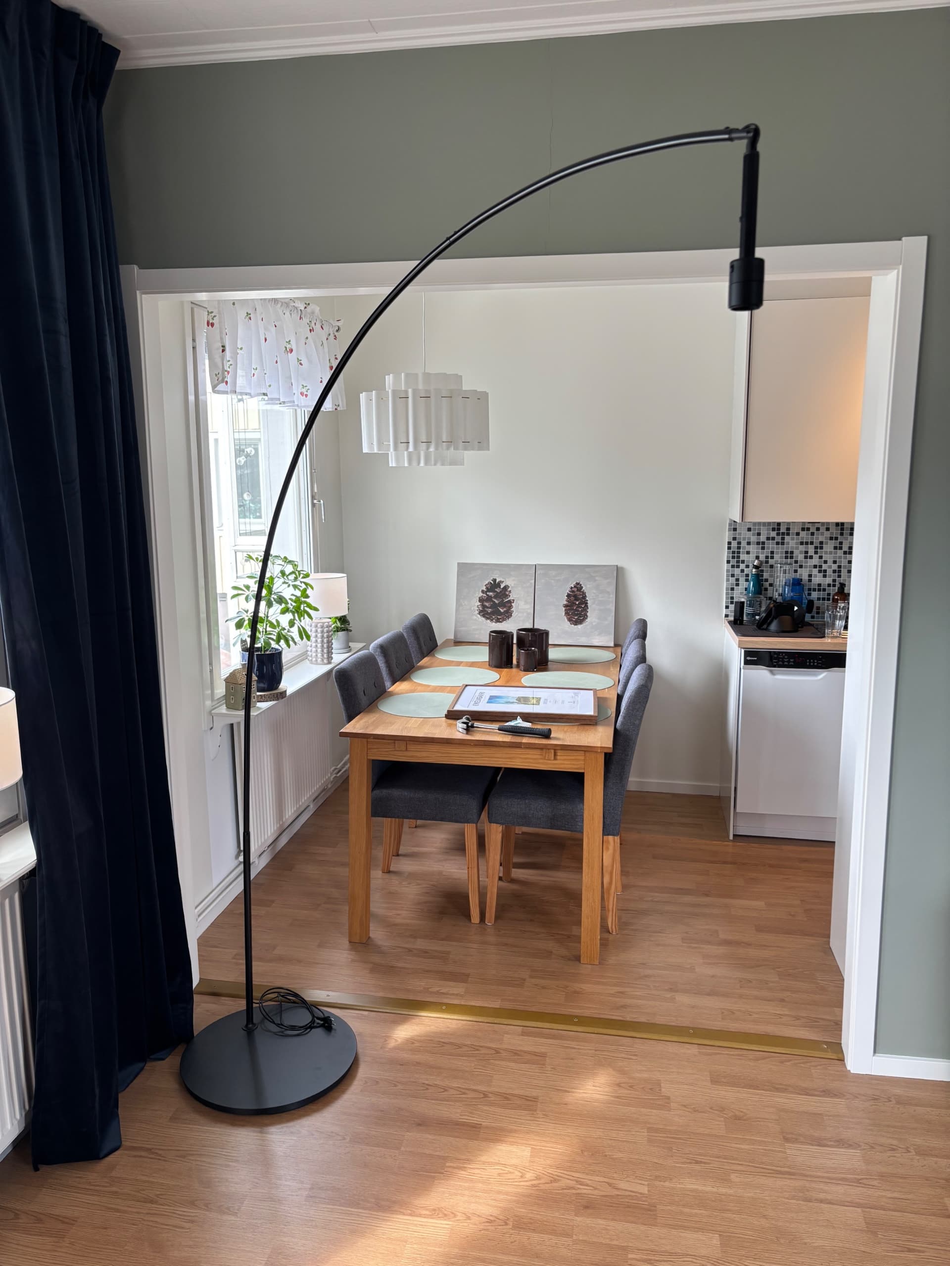 SKAFTET golvlampfot, båge, svart
