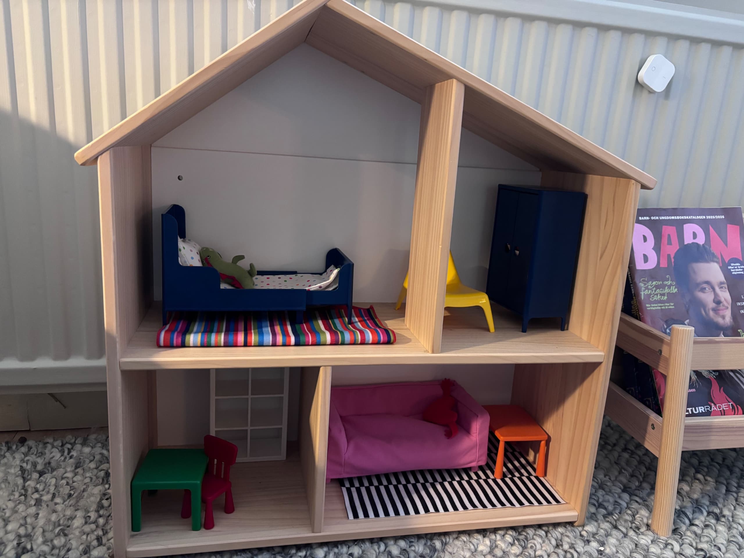 FLISAT doll’s house/wall shelf