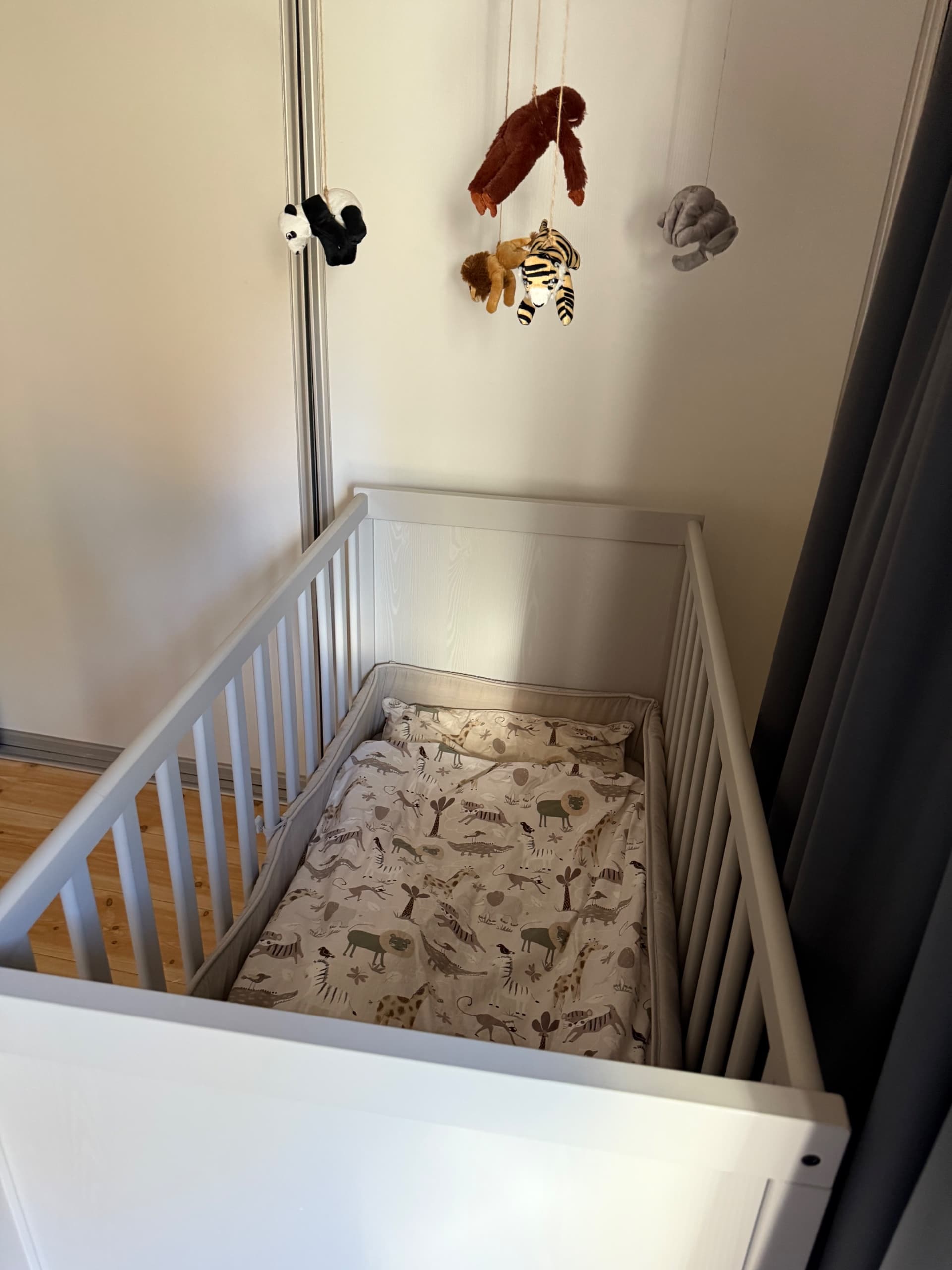 SUNDVIK cot, grey, 60x120 cm