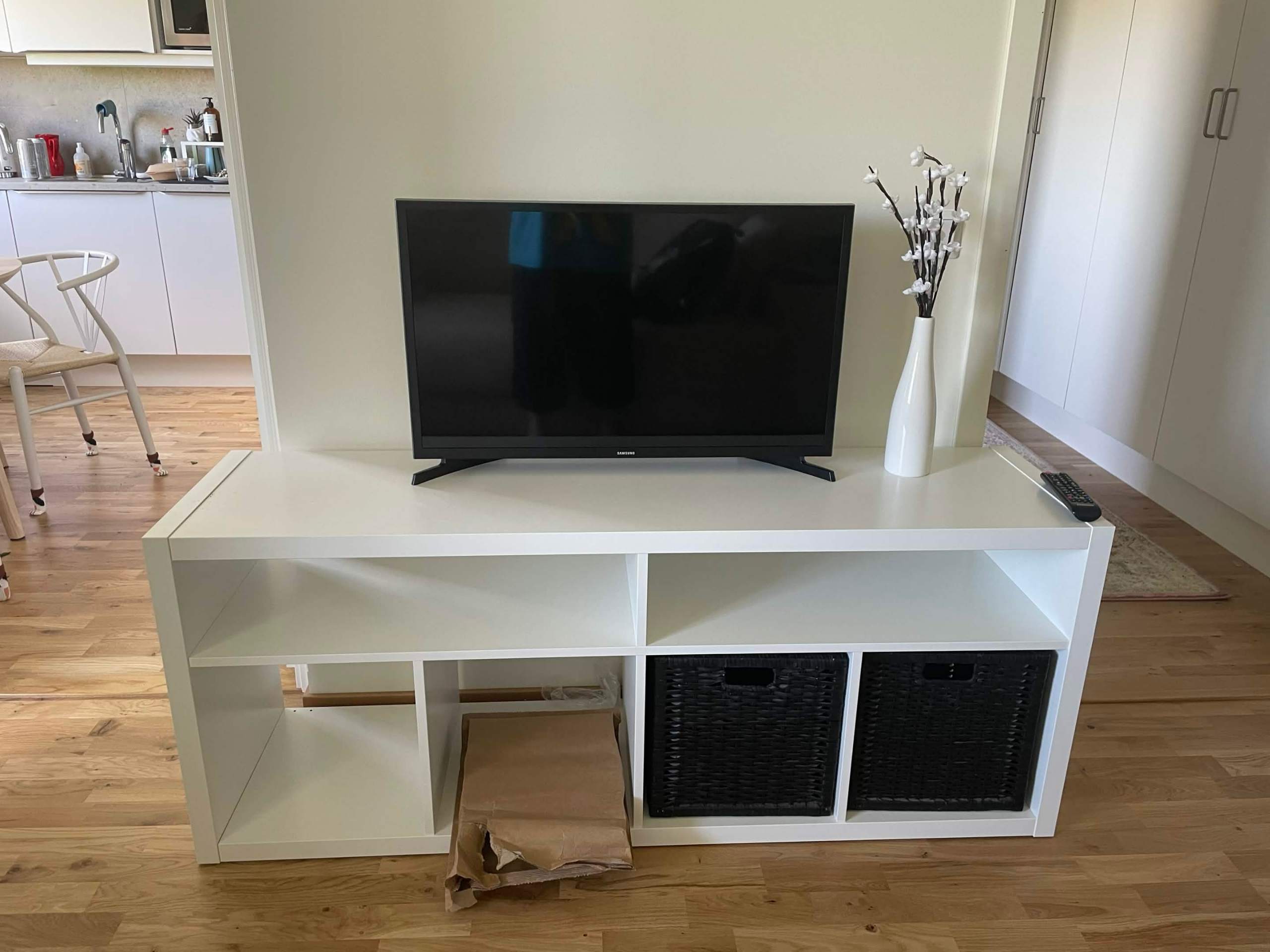 KALLAX tv-bänk, vit, 147x60 cm