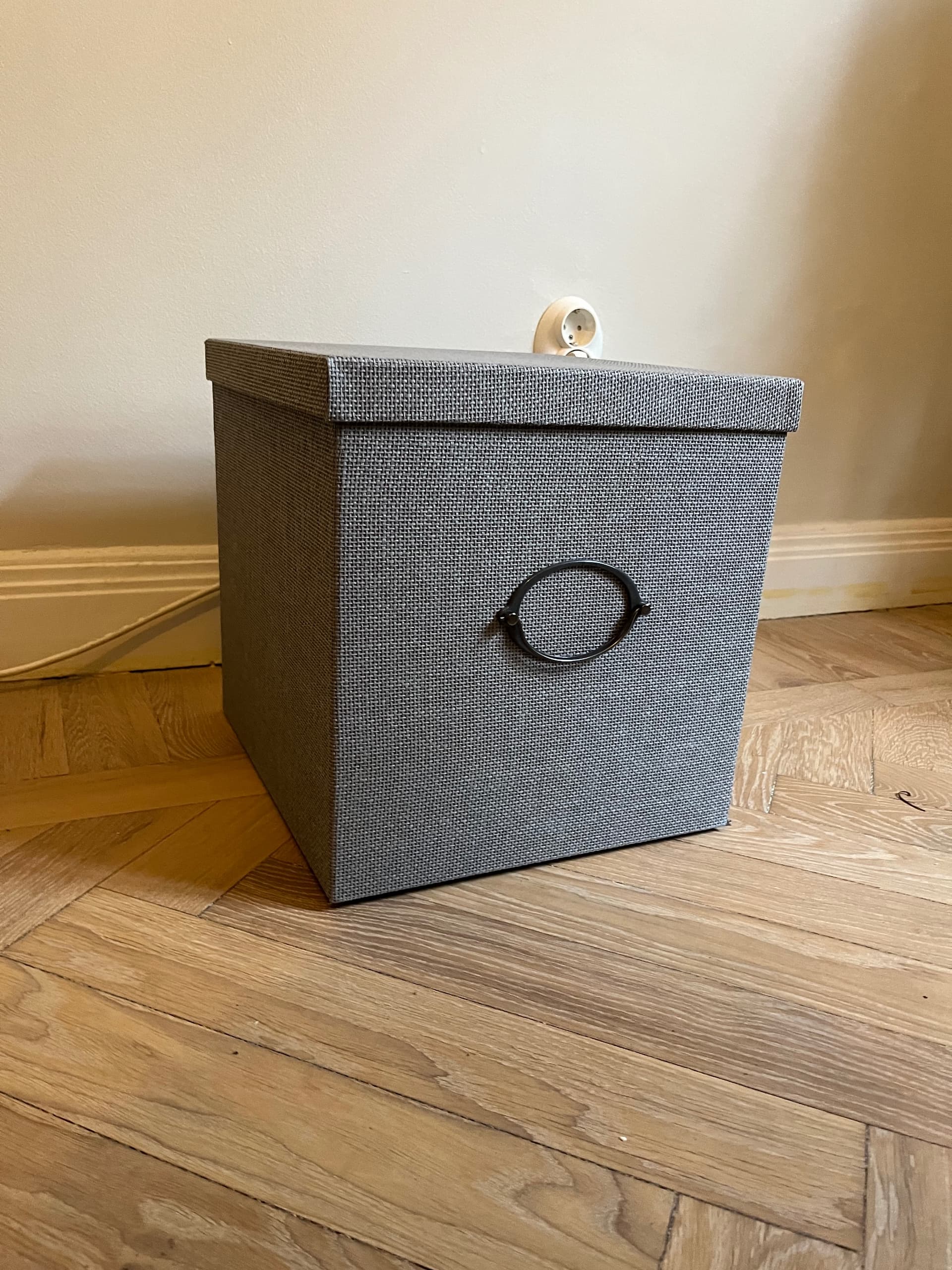 KVARNVIK storage box with lid, grey, 32x35x32 cm