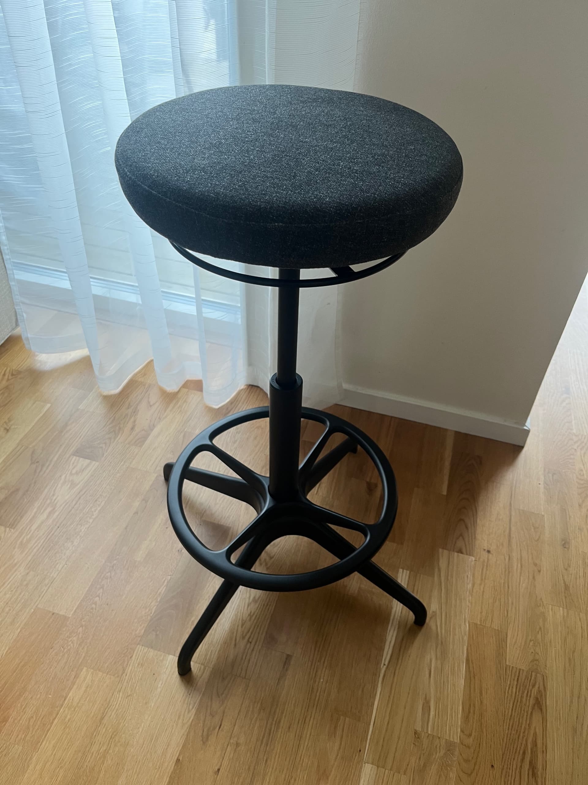 LIDKULLEN active sit/stand support, Gunnared dark grey