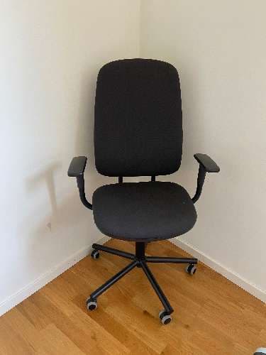 SMÖRKULL office chair with armrests, Gräsnäs dark grey