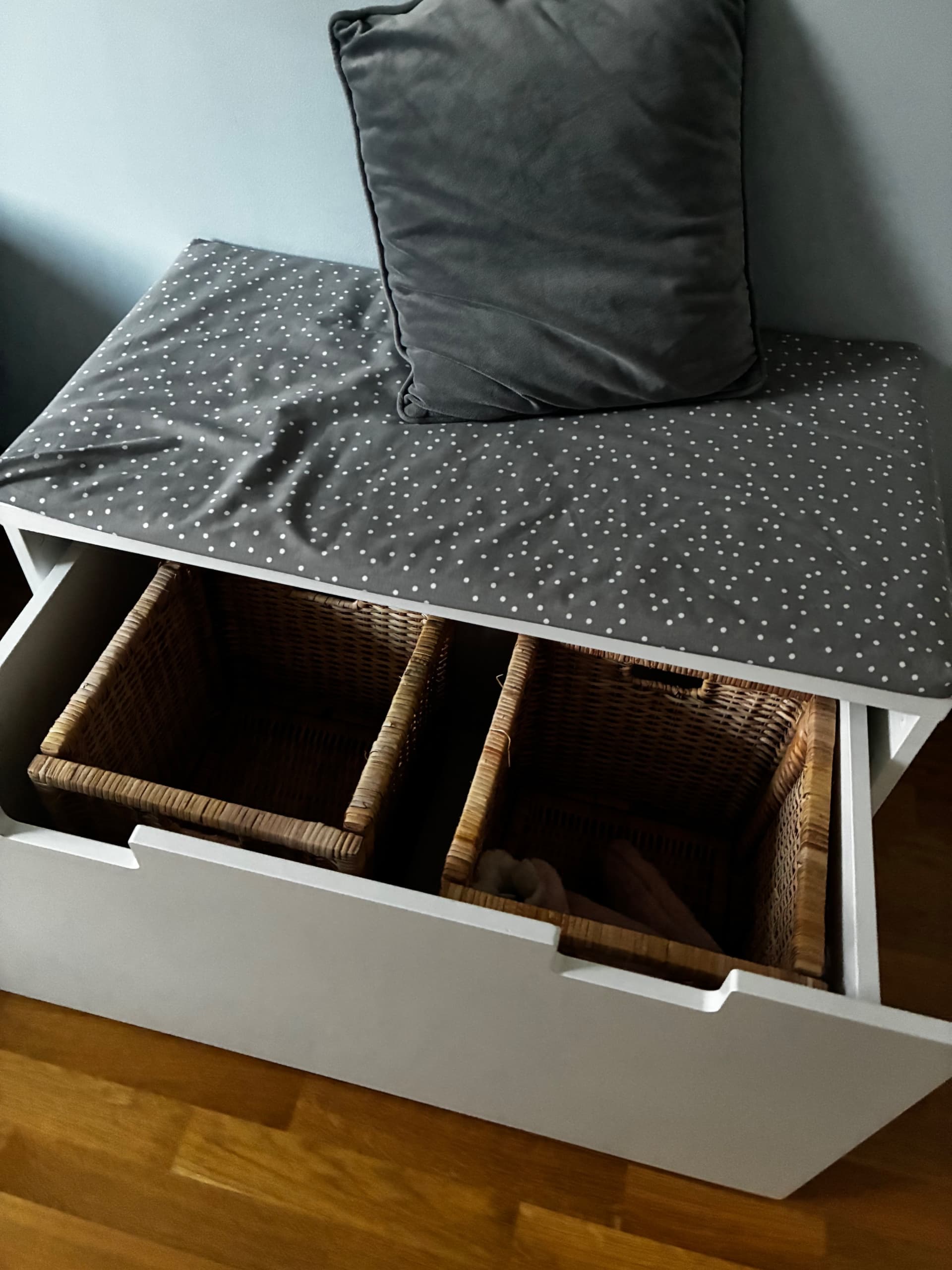 SMÅSTAD bänk med leksaksförvaring, vit/vit, 90x52x48 cm